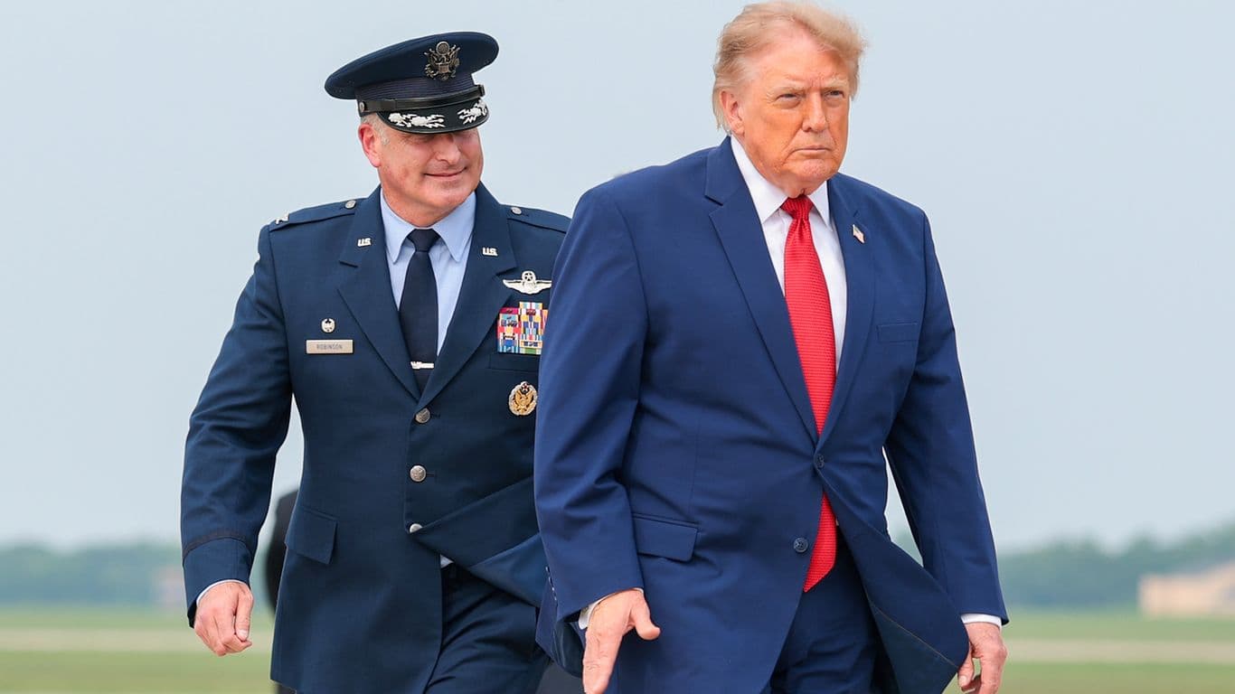 Trump shrugs off concerns about USS Abraham Lincoln