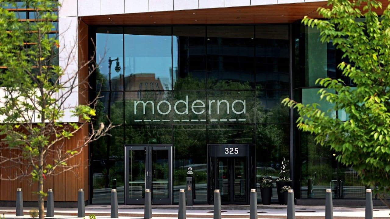 Moderna Shares More Than Double on Success of mRNA Cancer Vaccine - WSJ