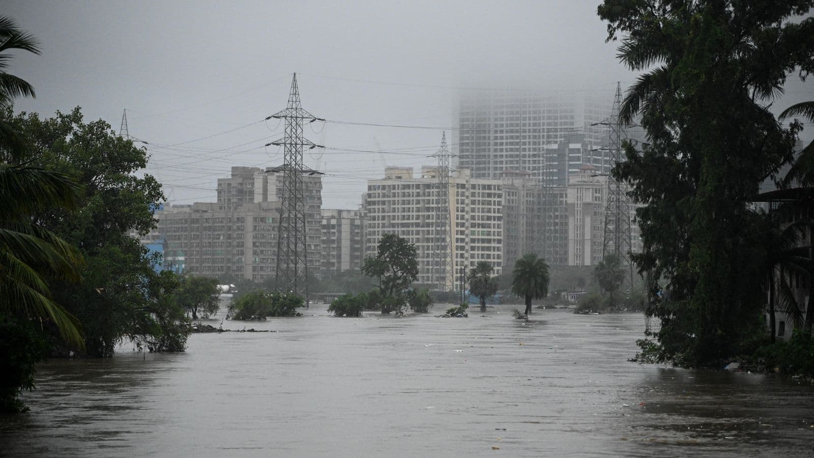 Mumbai weather turns, IMD predicts ‘very heavy’ rain; Palghar under orange alert today