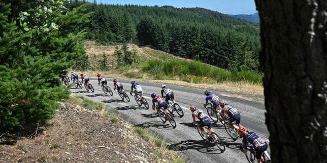 Despite success of Tour de France Femmes, fears of a two-tier women's cycling