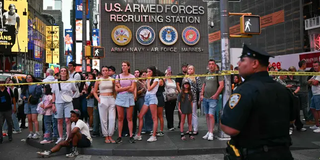 Woman stabs 2 people in New York City's Times Square, killing 1, then is killed by police
