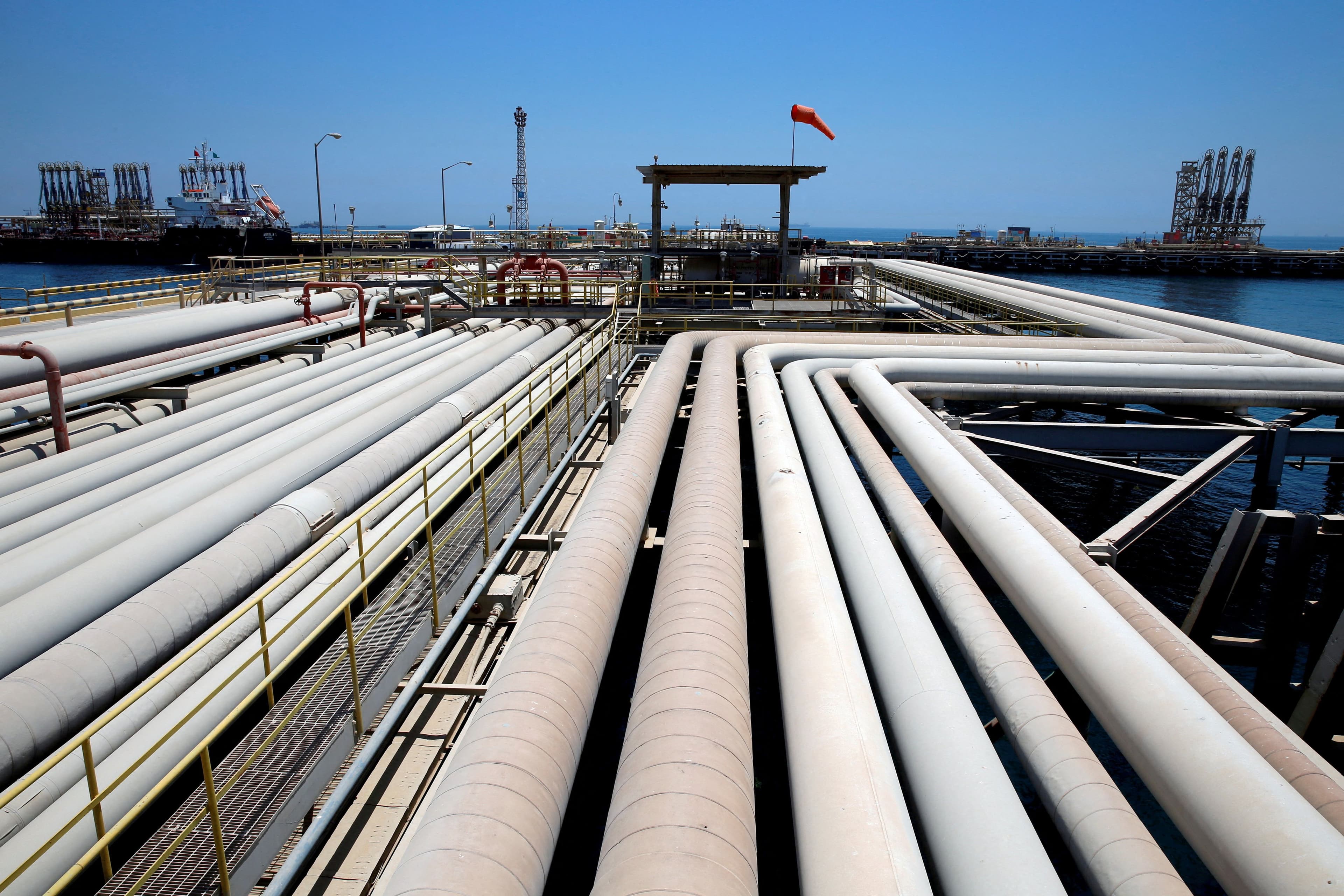 Trump says oil majors are 'making too much money'