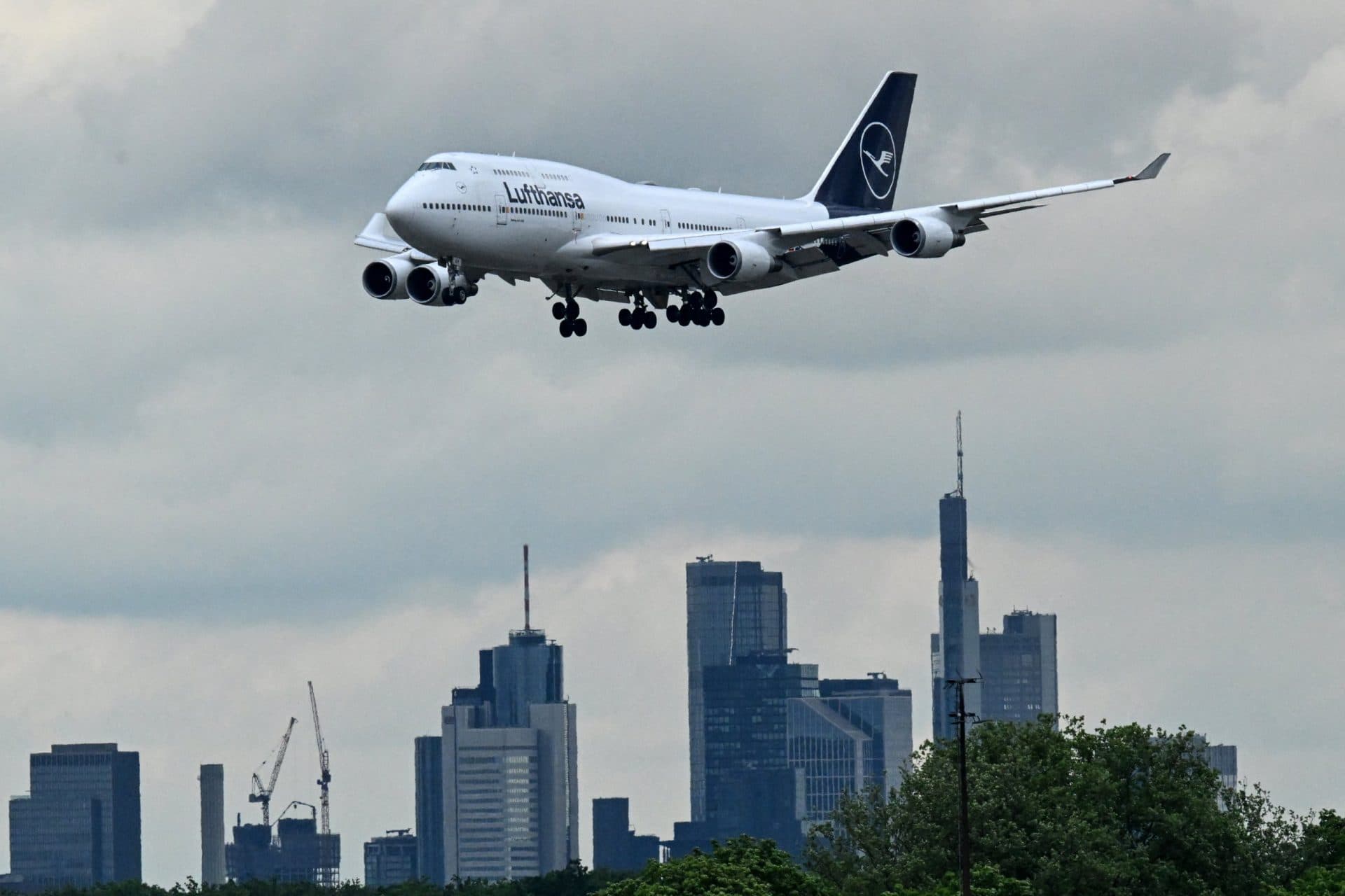 The routes where most UK flights are being cancelled, mapped