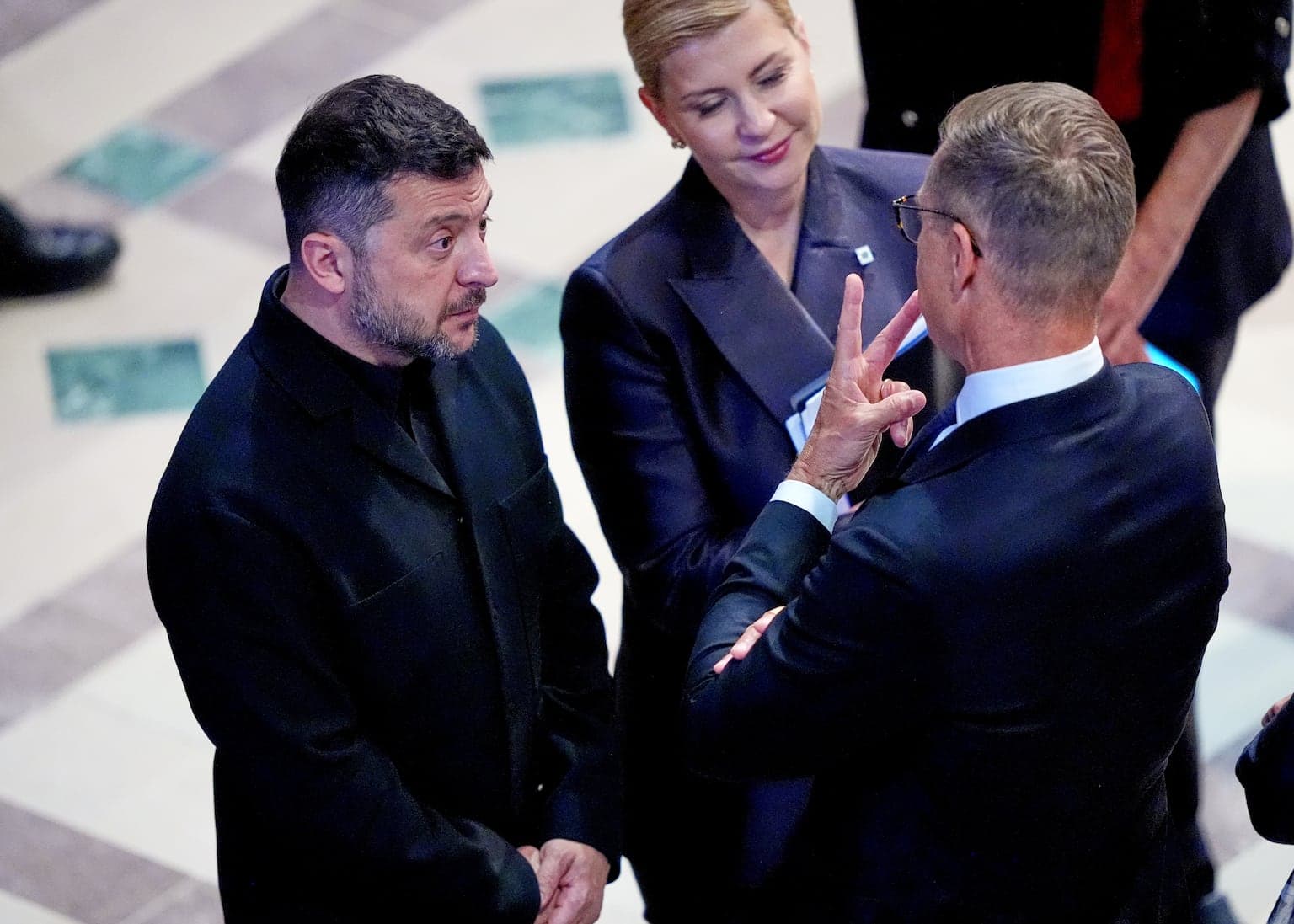 Zelensky holds face-to-face talks with Trump at White House following UK visit