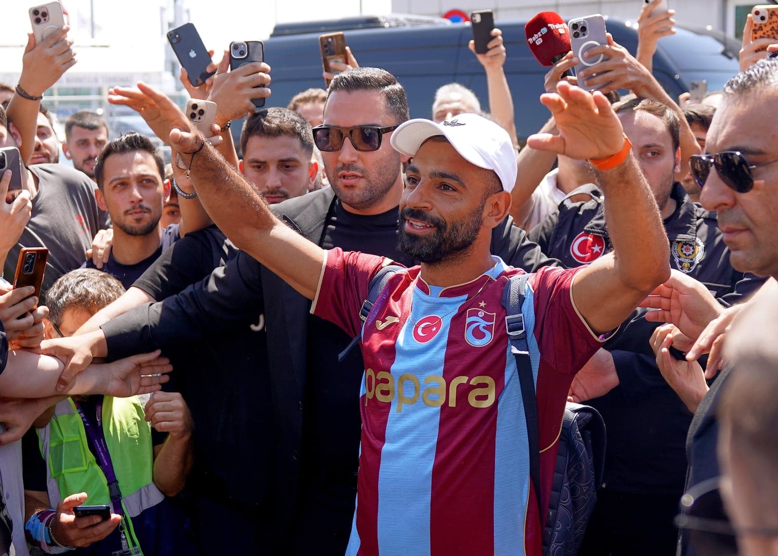 Mohamed Salah lands in Turkiye to fan frenzy ahead of Trabzonspor move