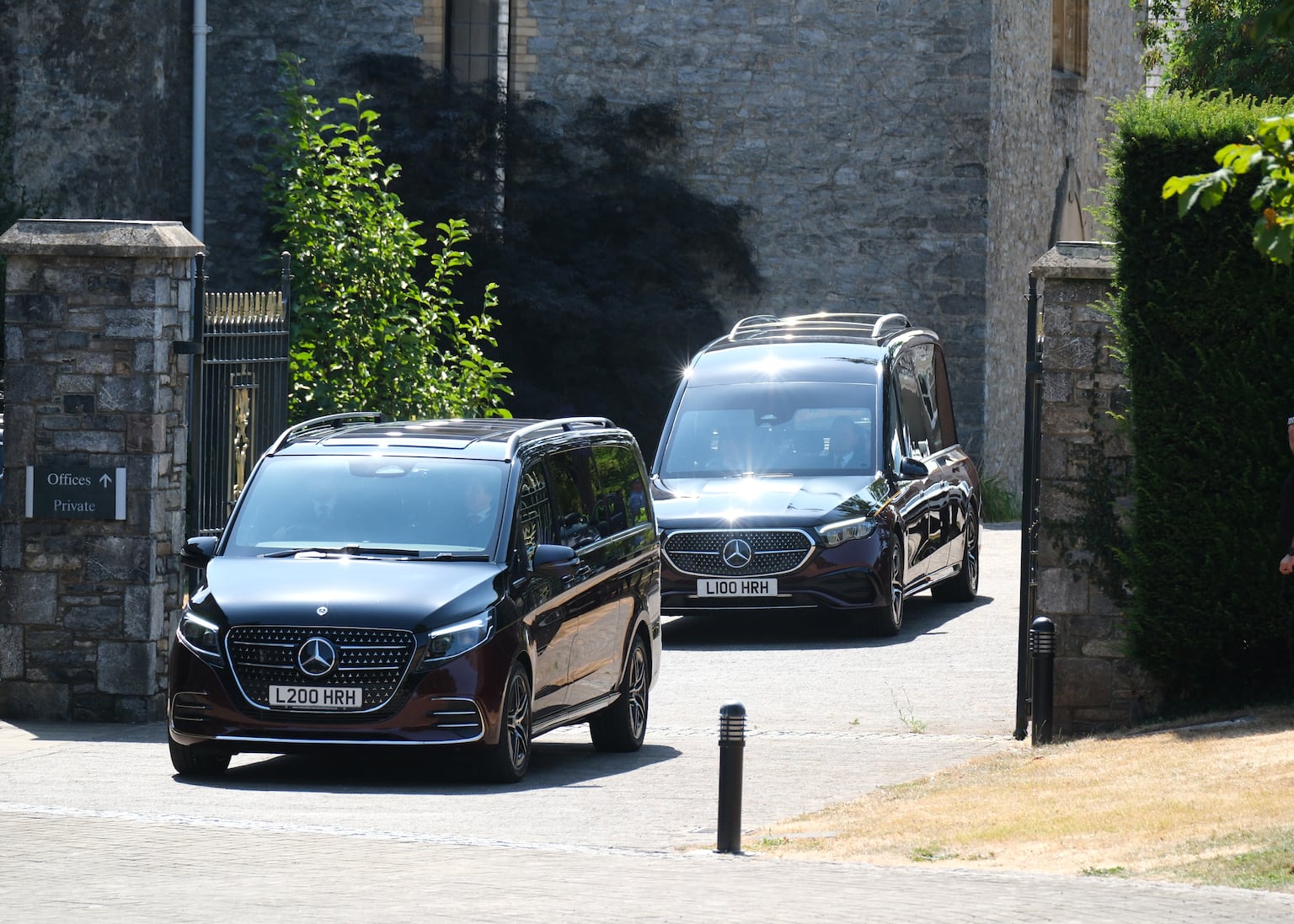 Politicians and broadcasters among those to arrive at Ann Widdecombe’s funeral
