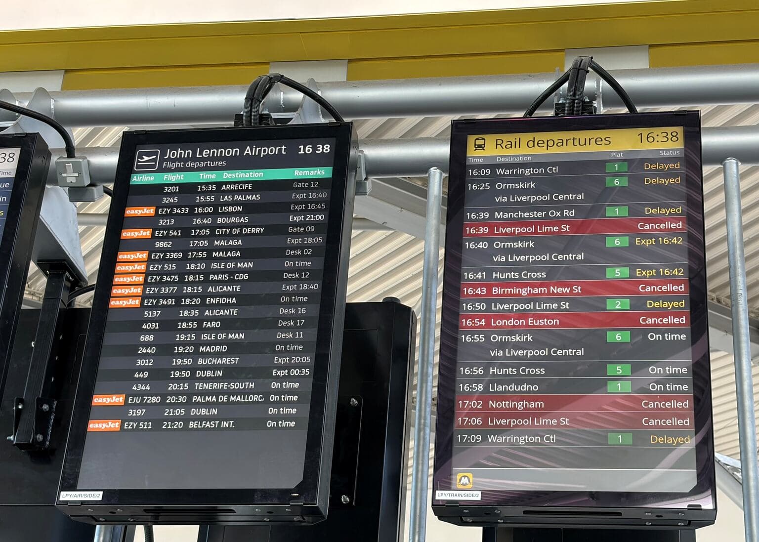 Rail disruption expected into morning after power outage grinds trains to halt - ITVX