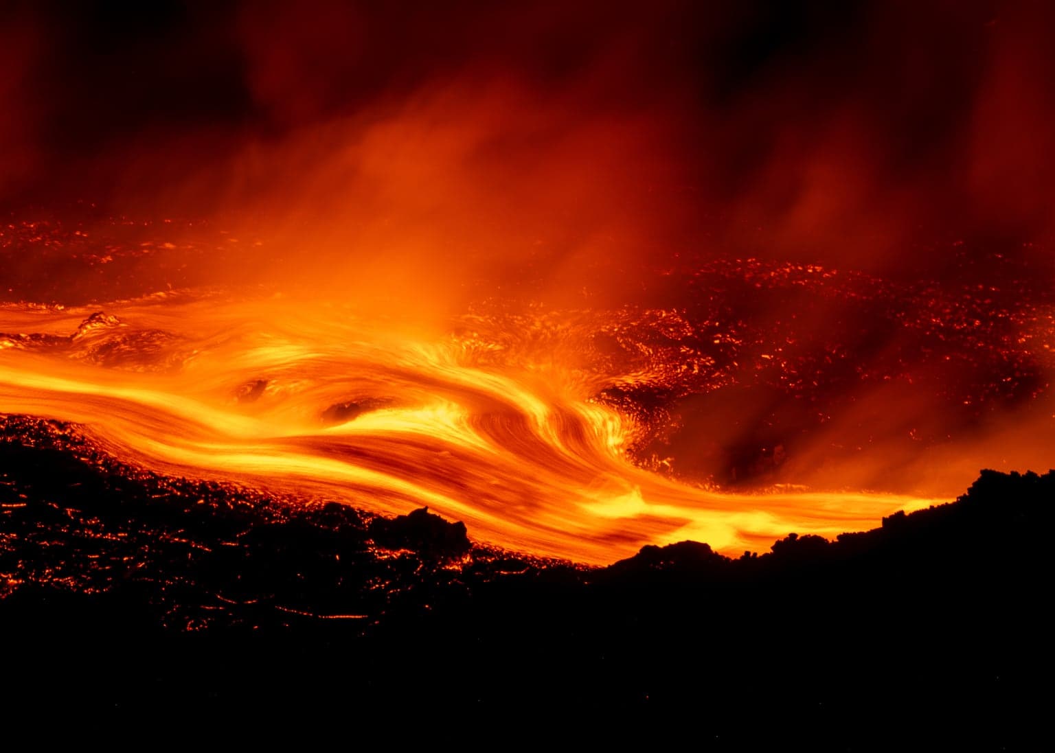 Mount Etna ash shuts Sicily’s largest airport during peak holiday week