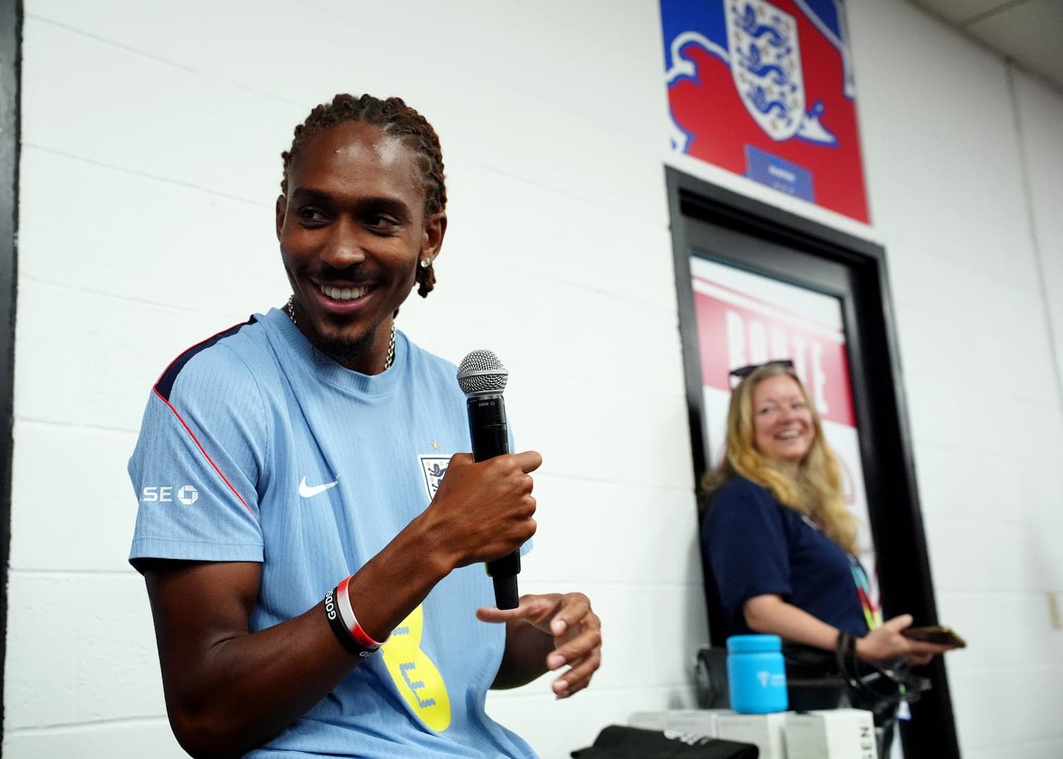 Tottenham's Djed Spence lands in Italy to complete Inter transfer