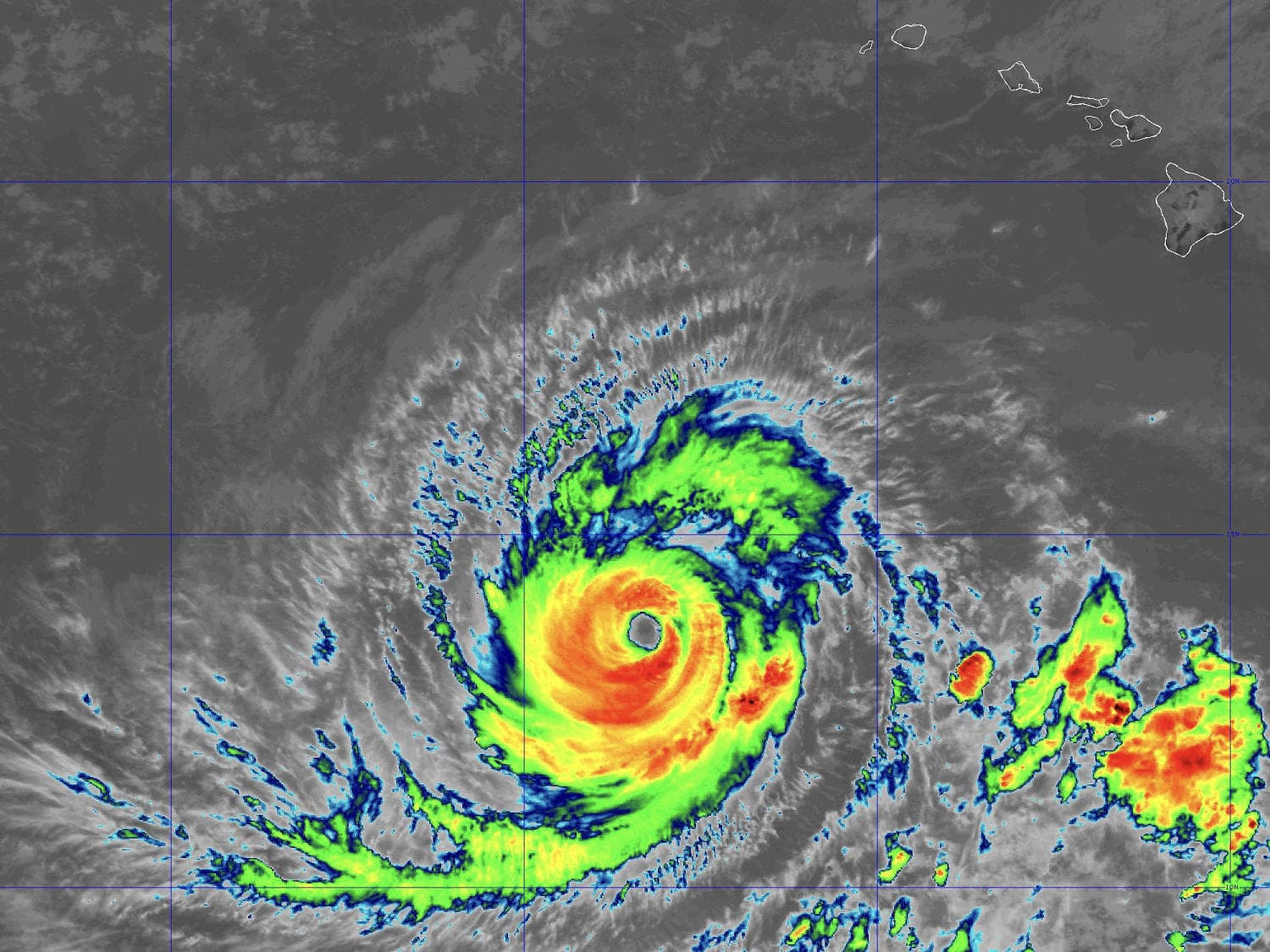 Hurricane Lowell threatens Hawaii amid stormy Labor Day weekend weather