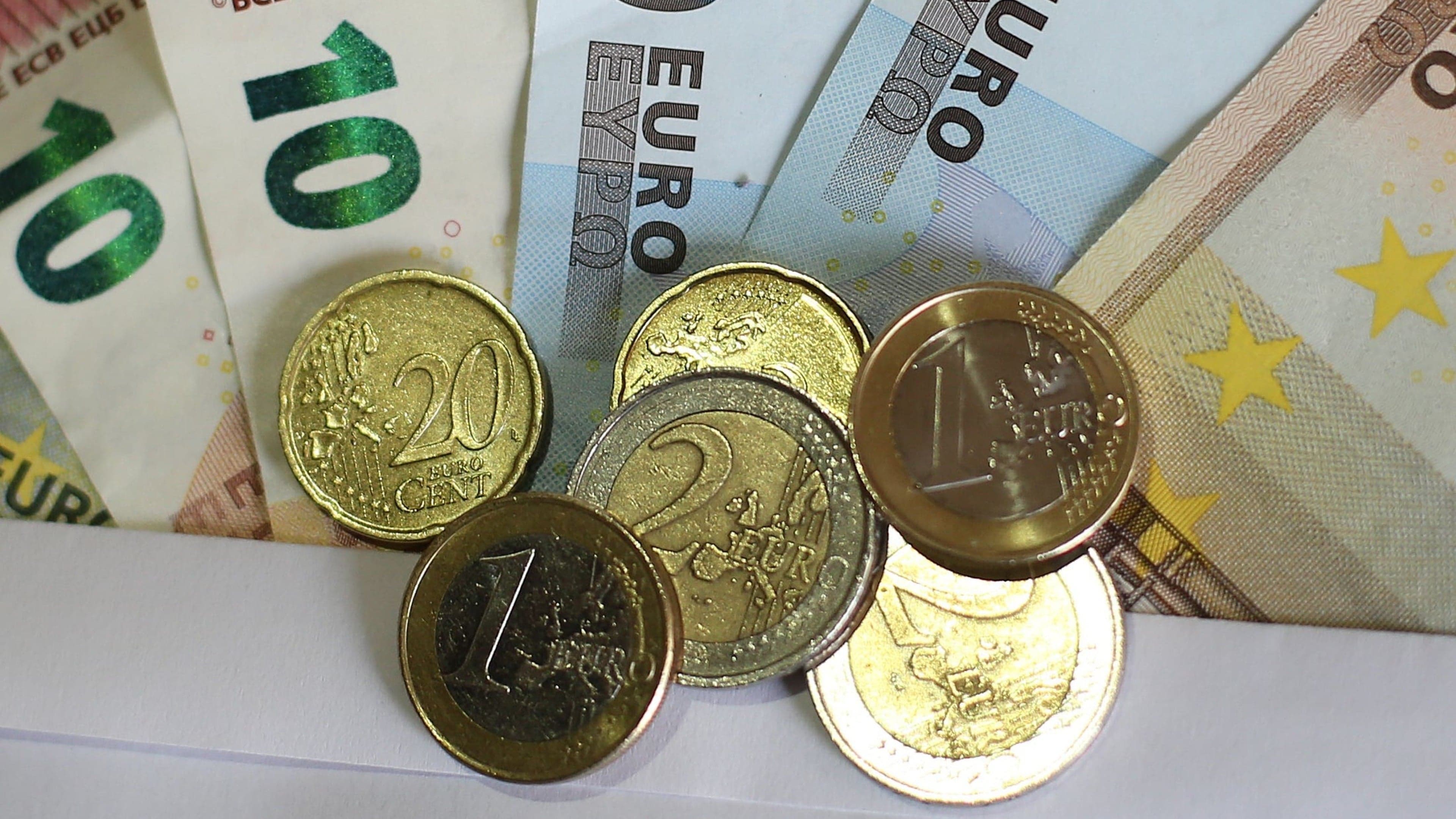 New crackdown on money laundering targets proceeds of criminal gangs