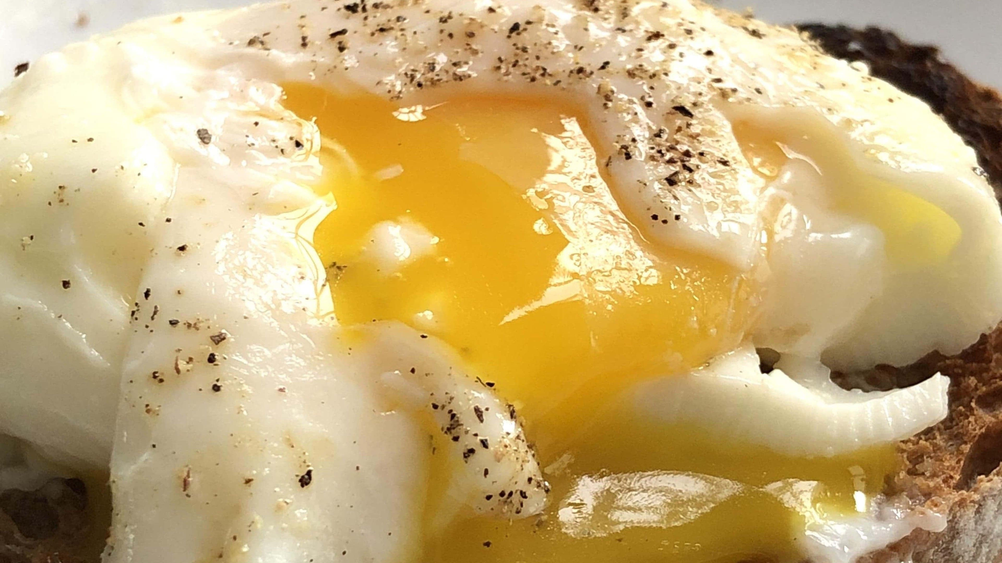 Vulnerable people eating out ‘should avoid runny eggs’ amid salmonella outbreak