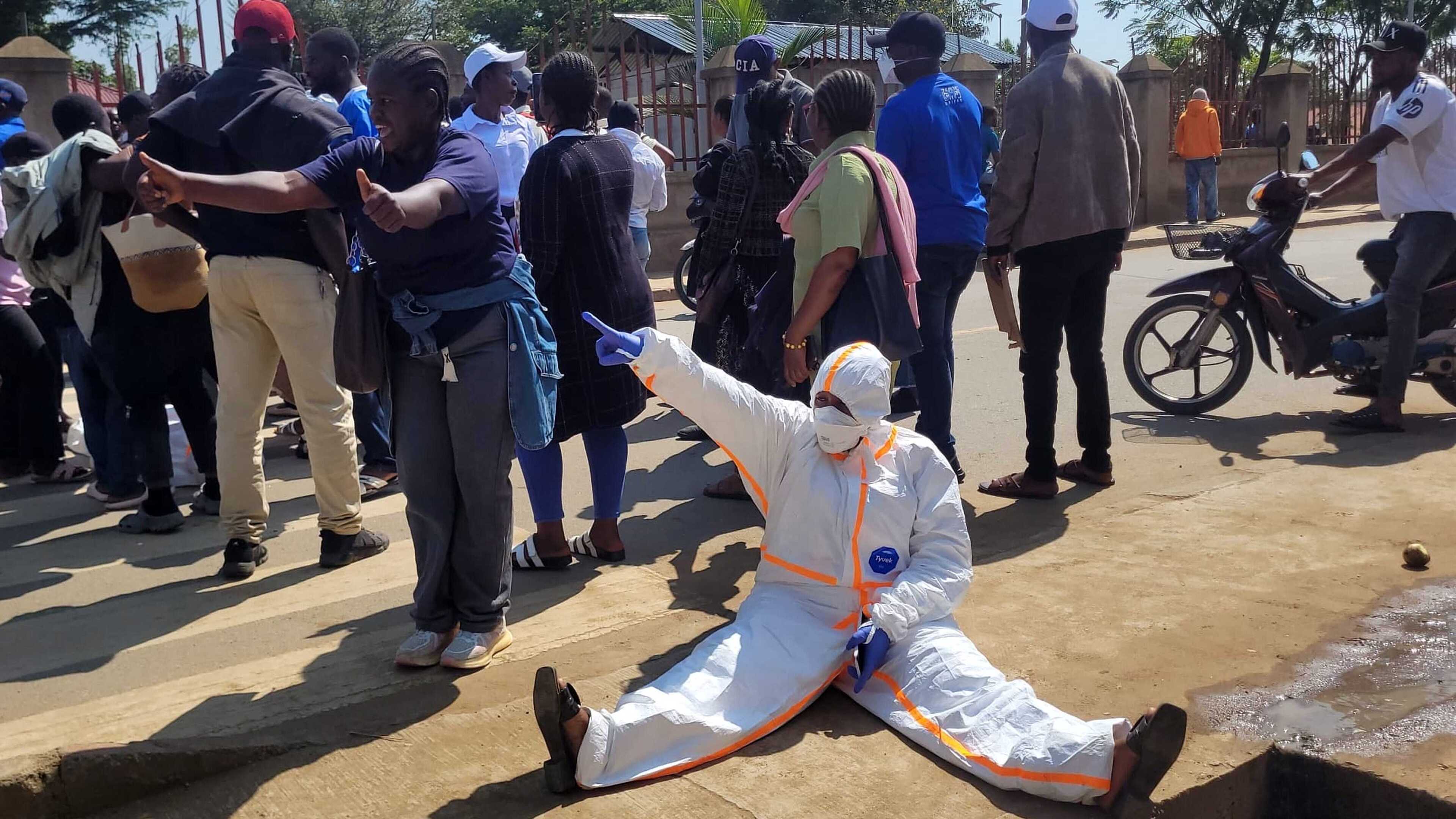 Health workers in Ebola outbreak protest over lack of payment