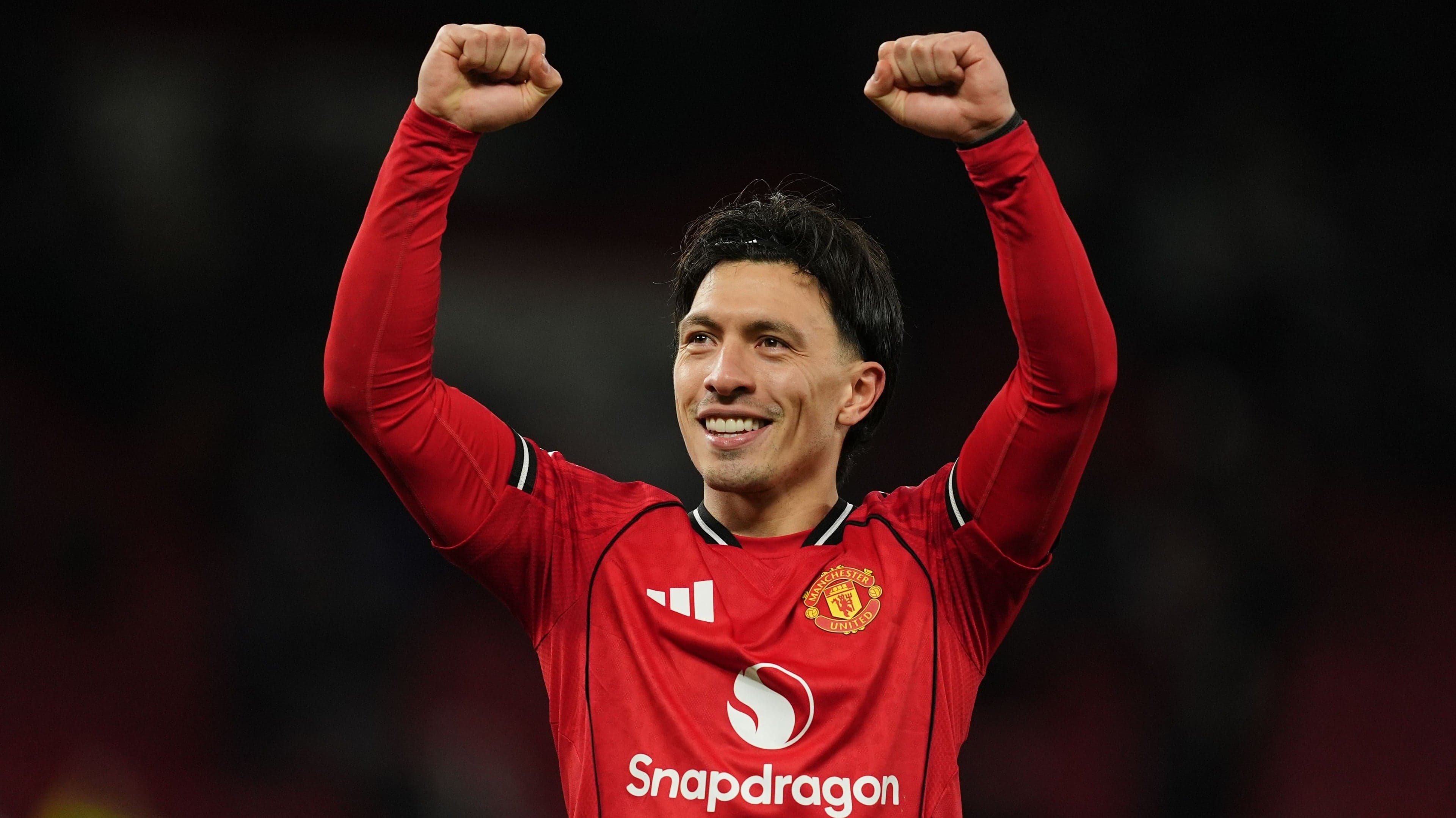 Lisandro Martinez joins Manchester United training camp before Dublin friendly