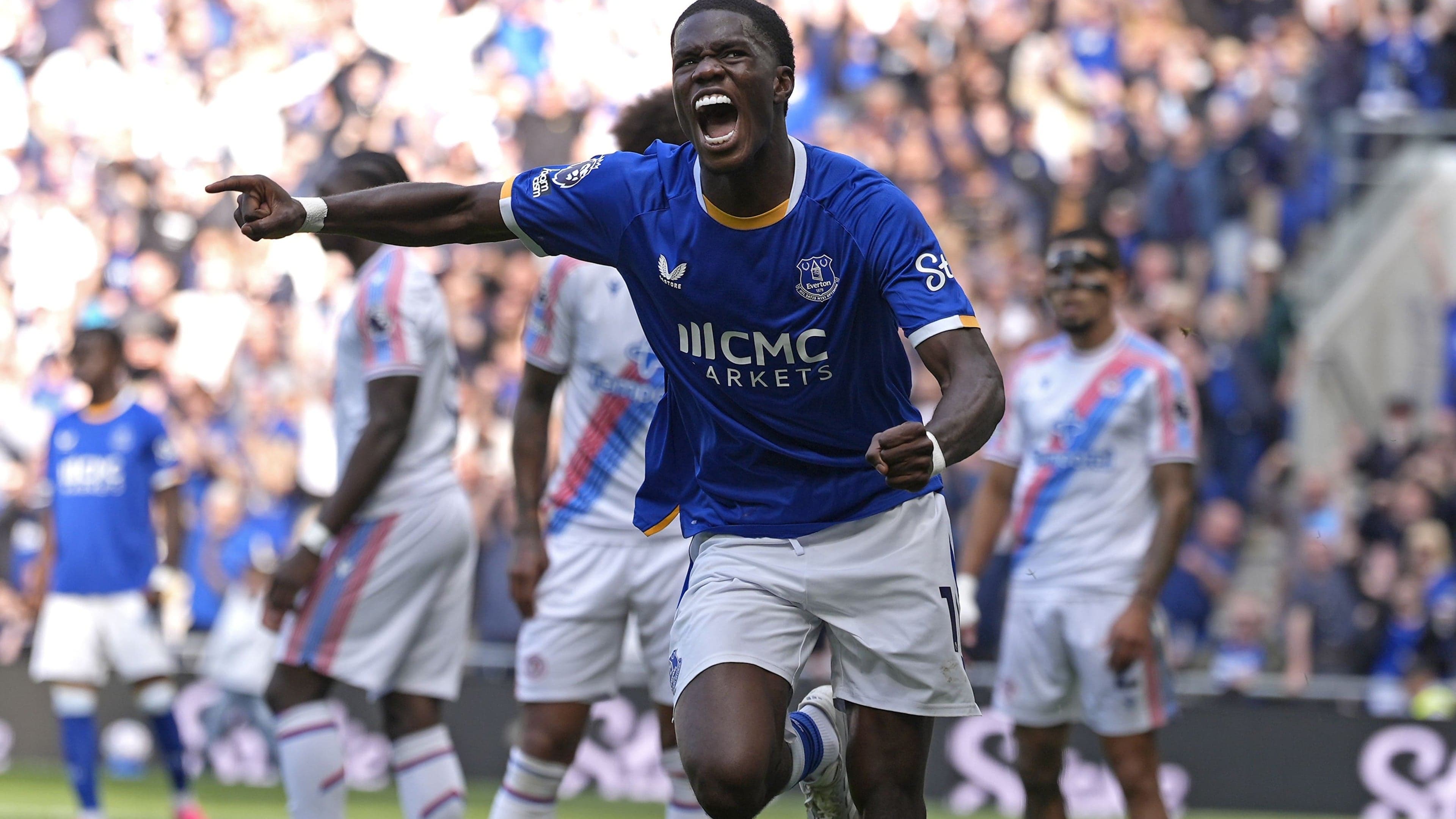 Everton boss David Moyes says striker Thierno Barry has point to prove