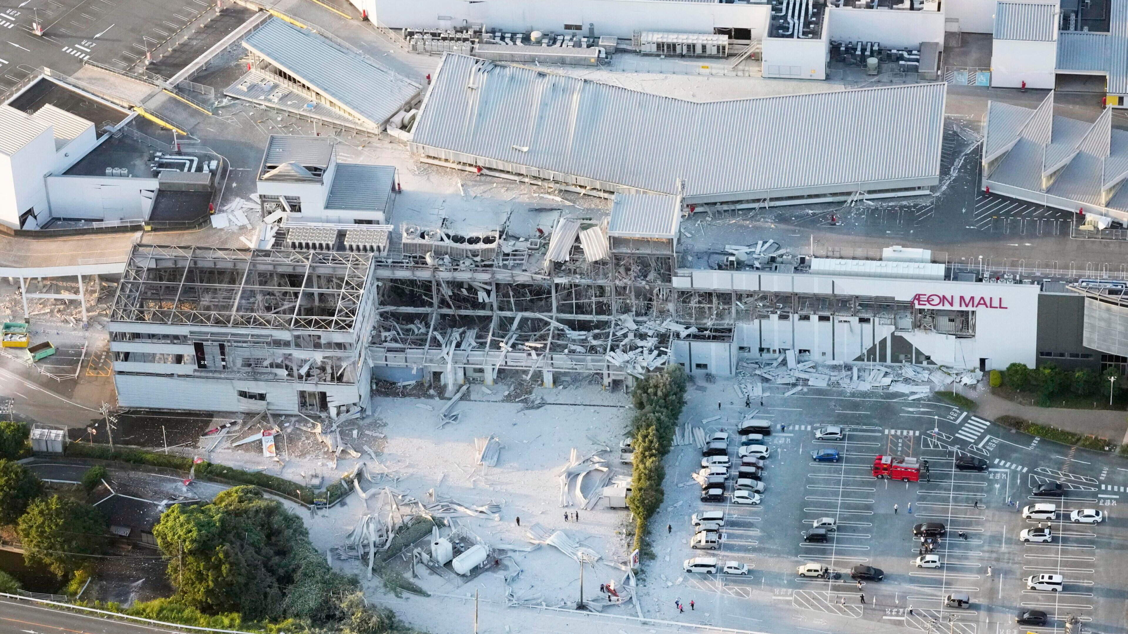 Several trapped in collapsed shopping centre feared dead after earthquake struck Japan