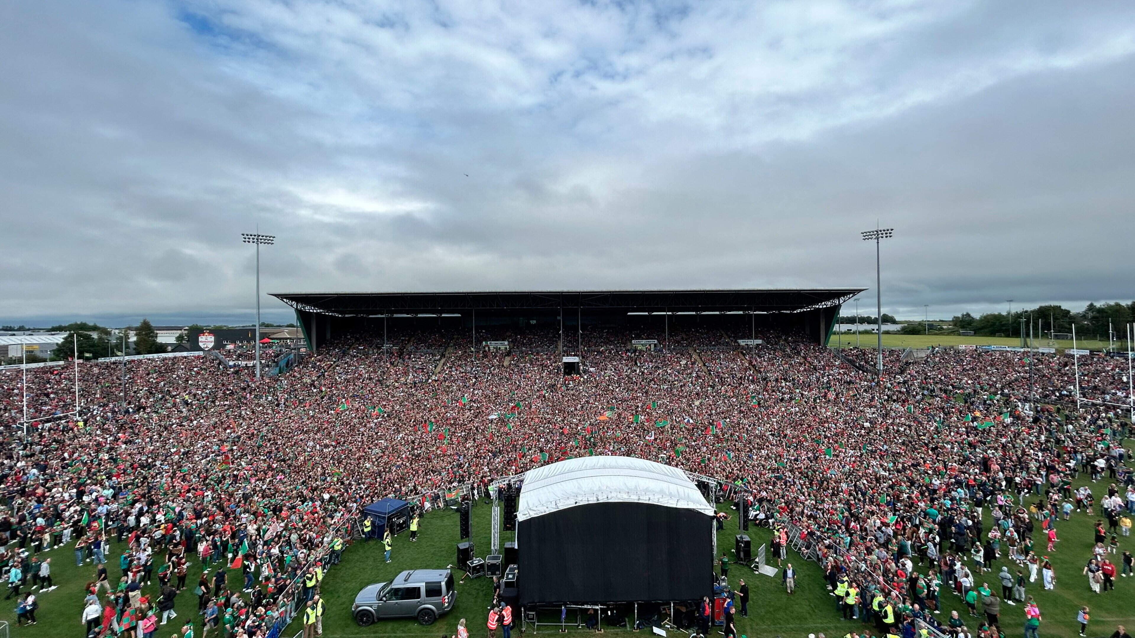 ‘There wasn’t a pub in Castlebar that didn’t run out of stock last night’ - frantic restocking as Mayo’s celebrations continue