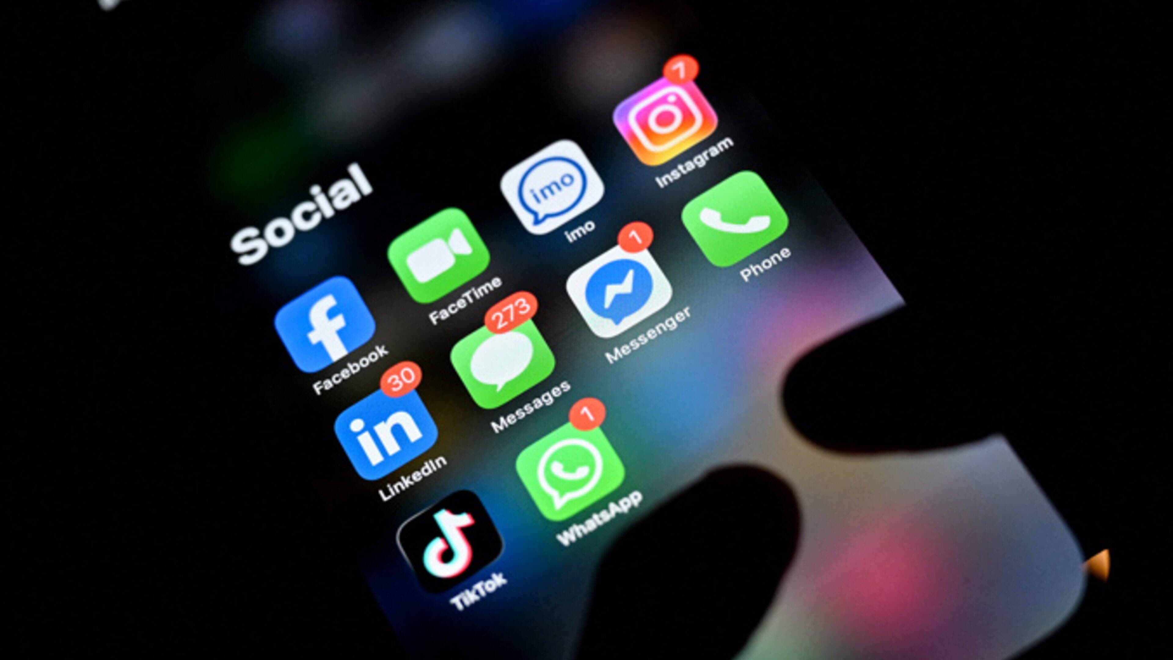 Most Australian teens still on social media three months after under-16 ban began, study finds