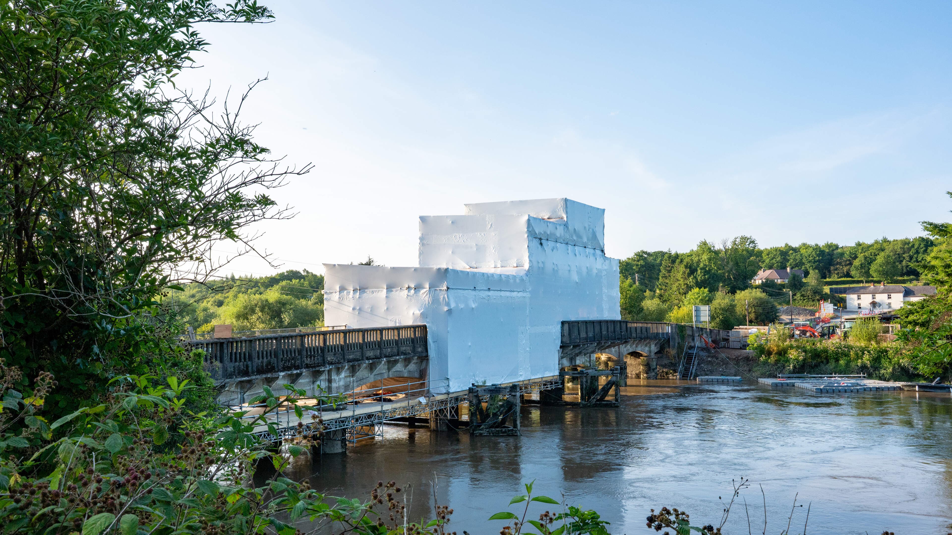 New Ross businesses count the cost as Ferry Bridge closure hits summer trade — ‘heads should roll for this’