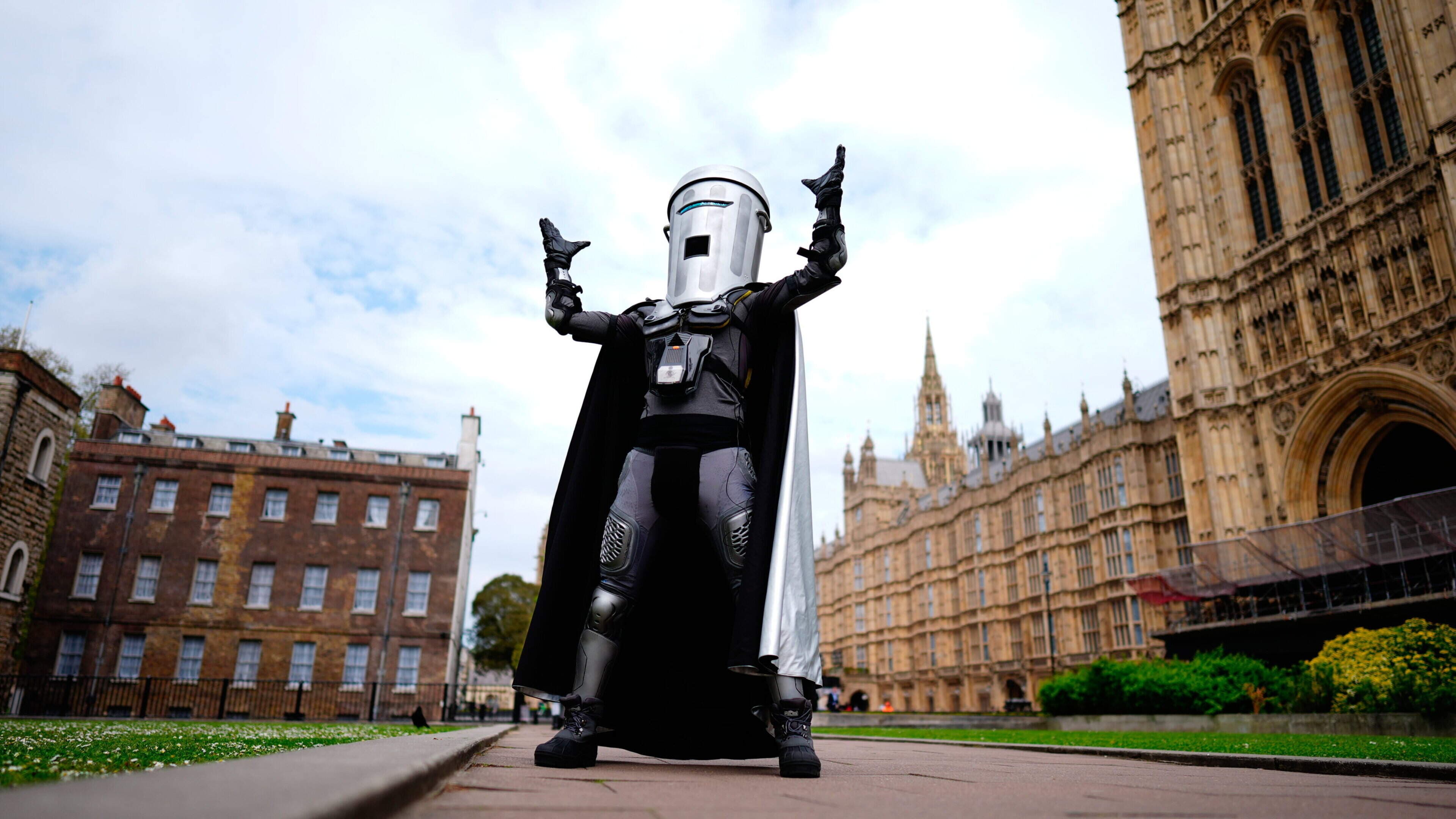 Tens of thousands of Britons to make voices heard as polls set to open in Clacton by-election