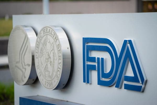 FDA clears Roche and Eli Lilly's Alzheimer's blood test for primary and specialty care
