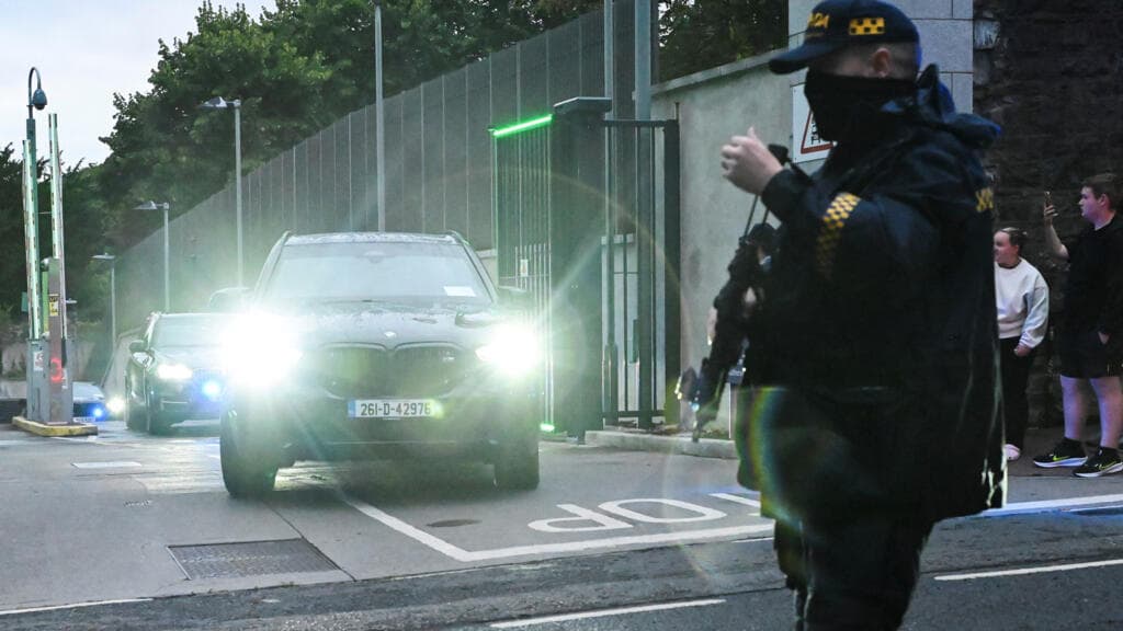 Suspected crime boss Daniel Kinahan lands in Dublin after extradition from Dubai