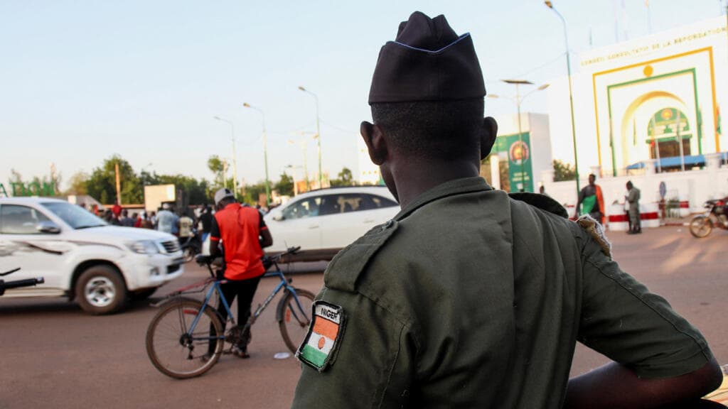 Niger says it regains control of airbase after soldiers mutiny
