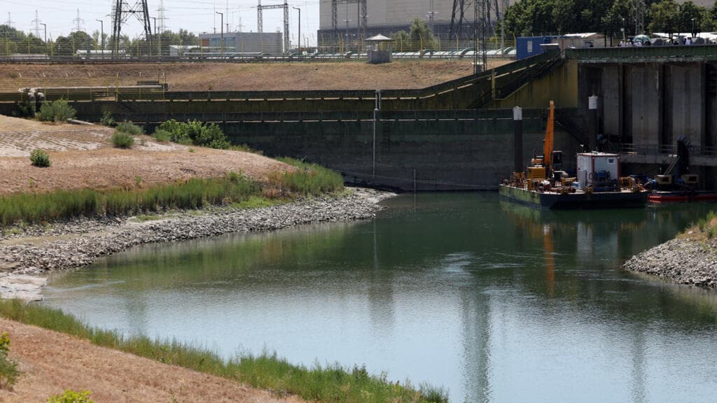 Record low Danube levels push some countries in Eastern Europe to the brink of energy emergency