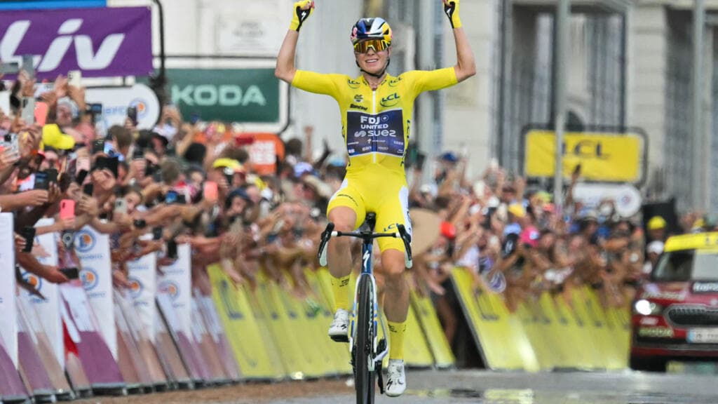 Demi Vollering wins second women's Tour de France in dominating fashion