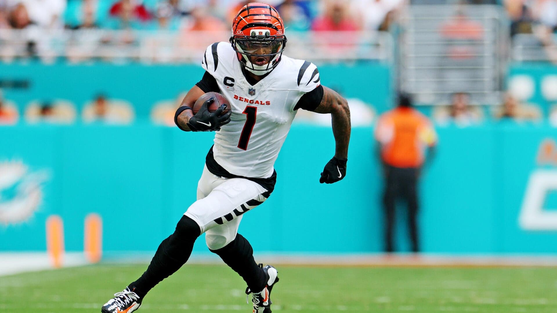 Fantasy football 2026 rankings, draft prep: Model unveils best QB, RB, WR, TE picks, cheat sheets, ADP, tiers