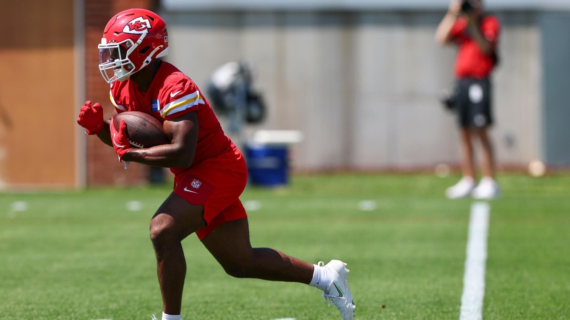 Fantasy football rankings 2026: Sleepers, breakouts, busts per simulation that predicted Daniel Jones' season