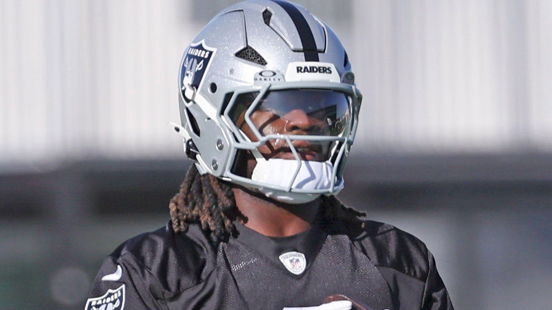 Ashton Jeanty injury update as Raiders RB leaves practice after awkward landing
