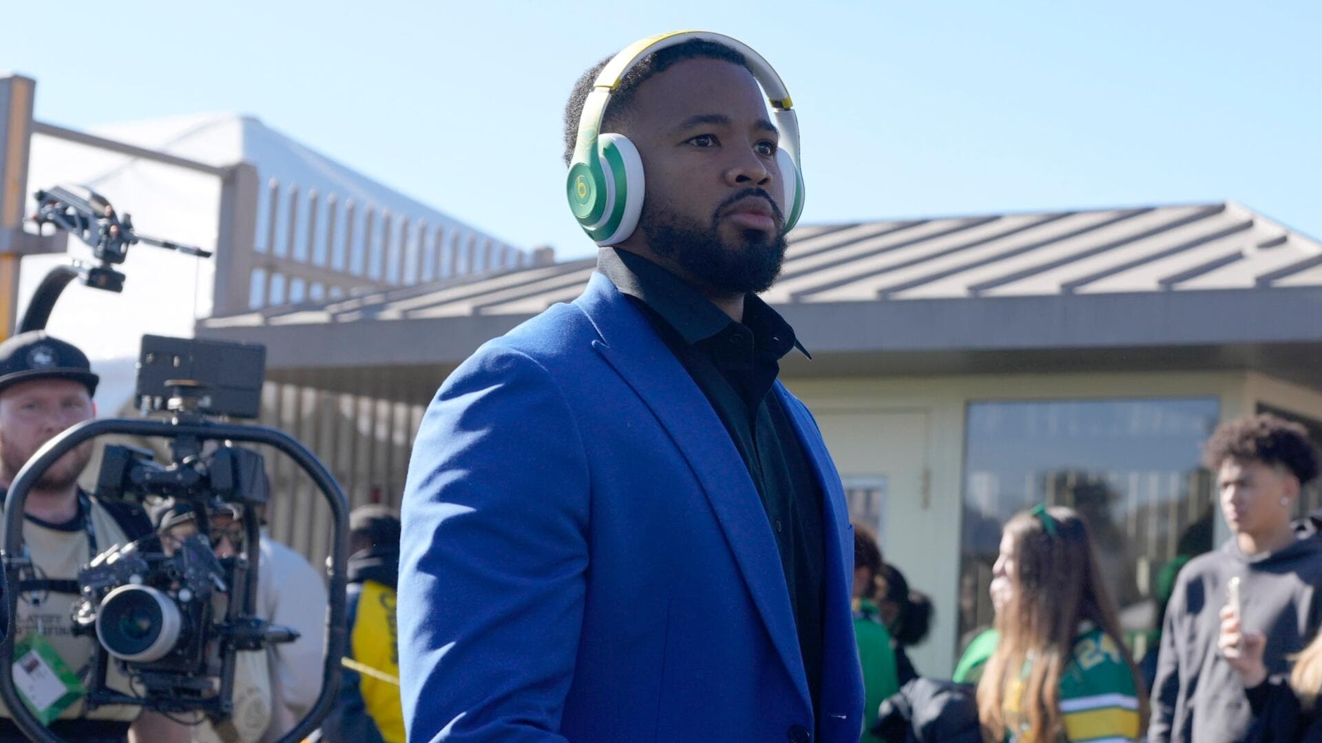 Oregon assistant Ra'Shaad Samples reportedly said name was 'DeSean Jackson' after crash that resulted in DUII, reckless driving charges
