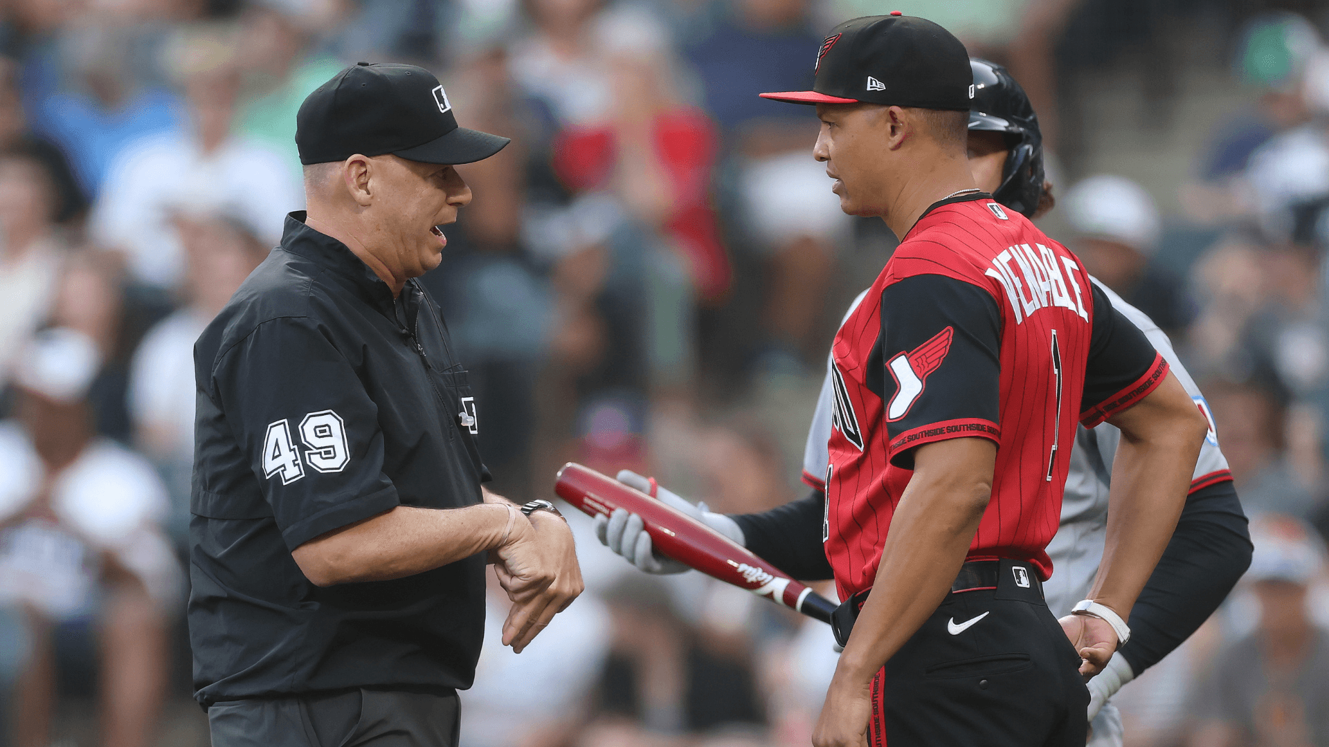 White Sox forced to change pitchers in first inning after 'inexcusable mistake' by manager Will Venable