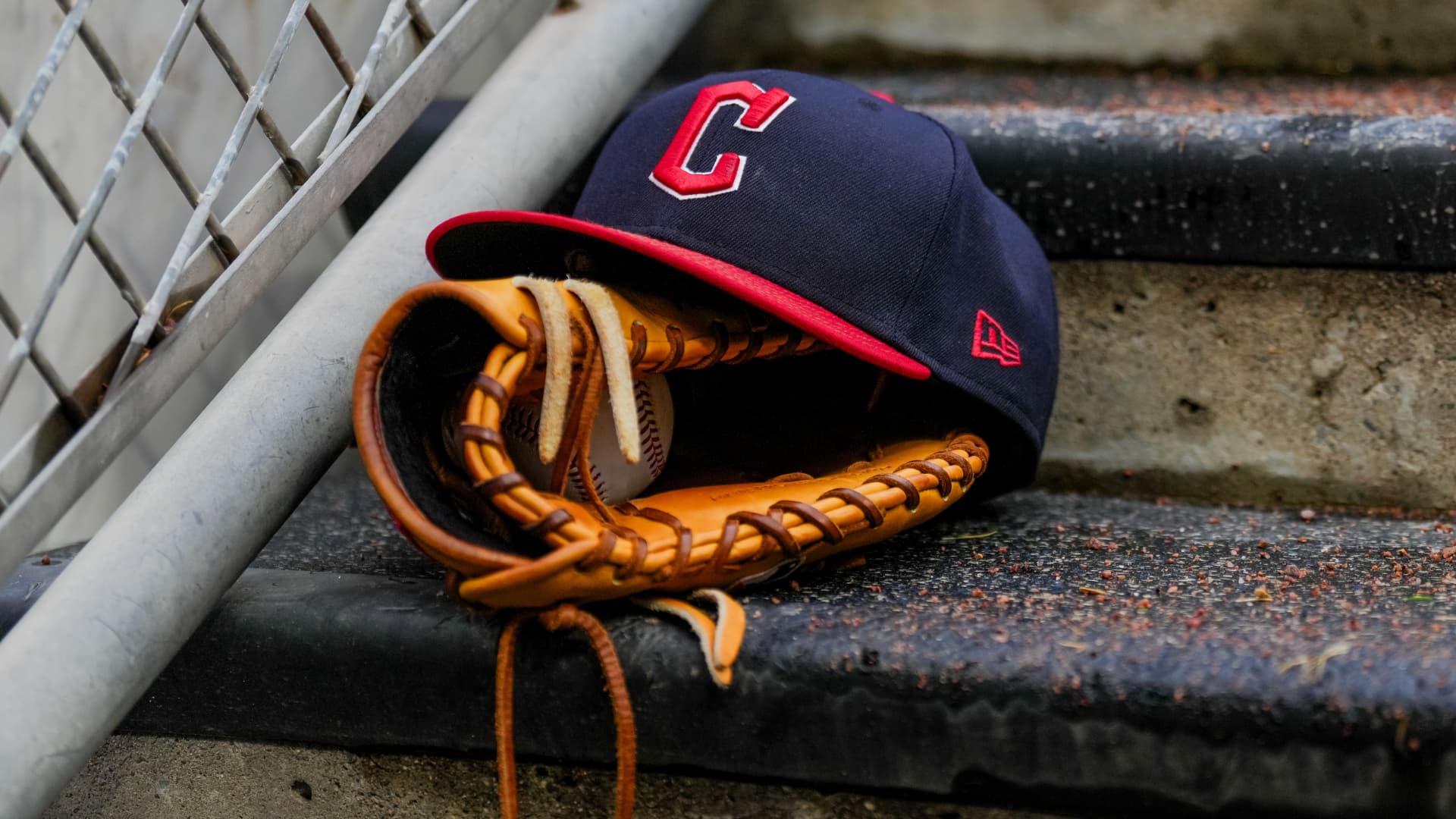 MLB reportedly suspends Dominican prospect, who had $2.8 million agreement with Guardians, over age-fraud plot