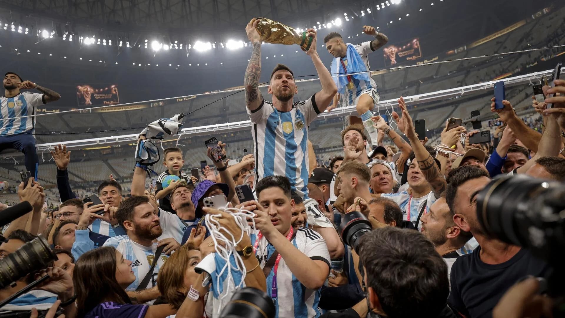 Lionel Messi announces retirement