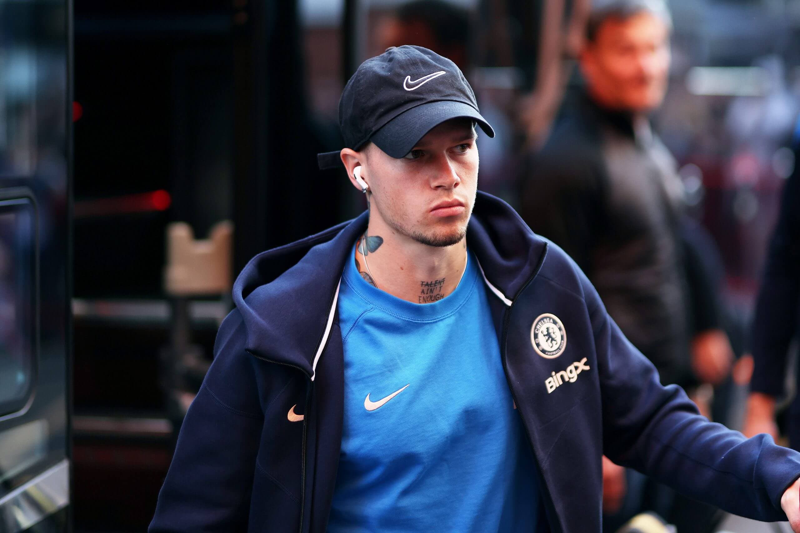 Leeds still want Mykhailo Mudryk on loan from Chelsea. But key questions remain