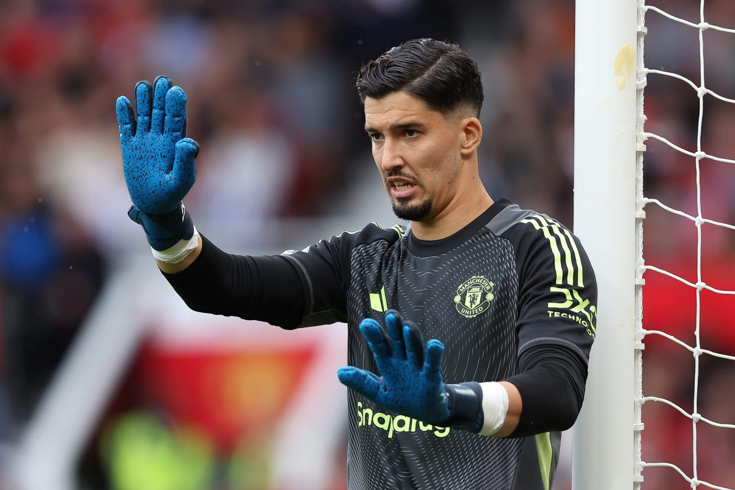 Manchester United goalkeeper Altay Bayindir to join Celta Vigo on season-long loan