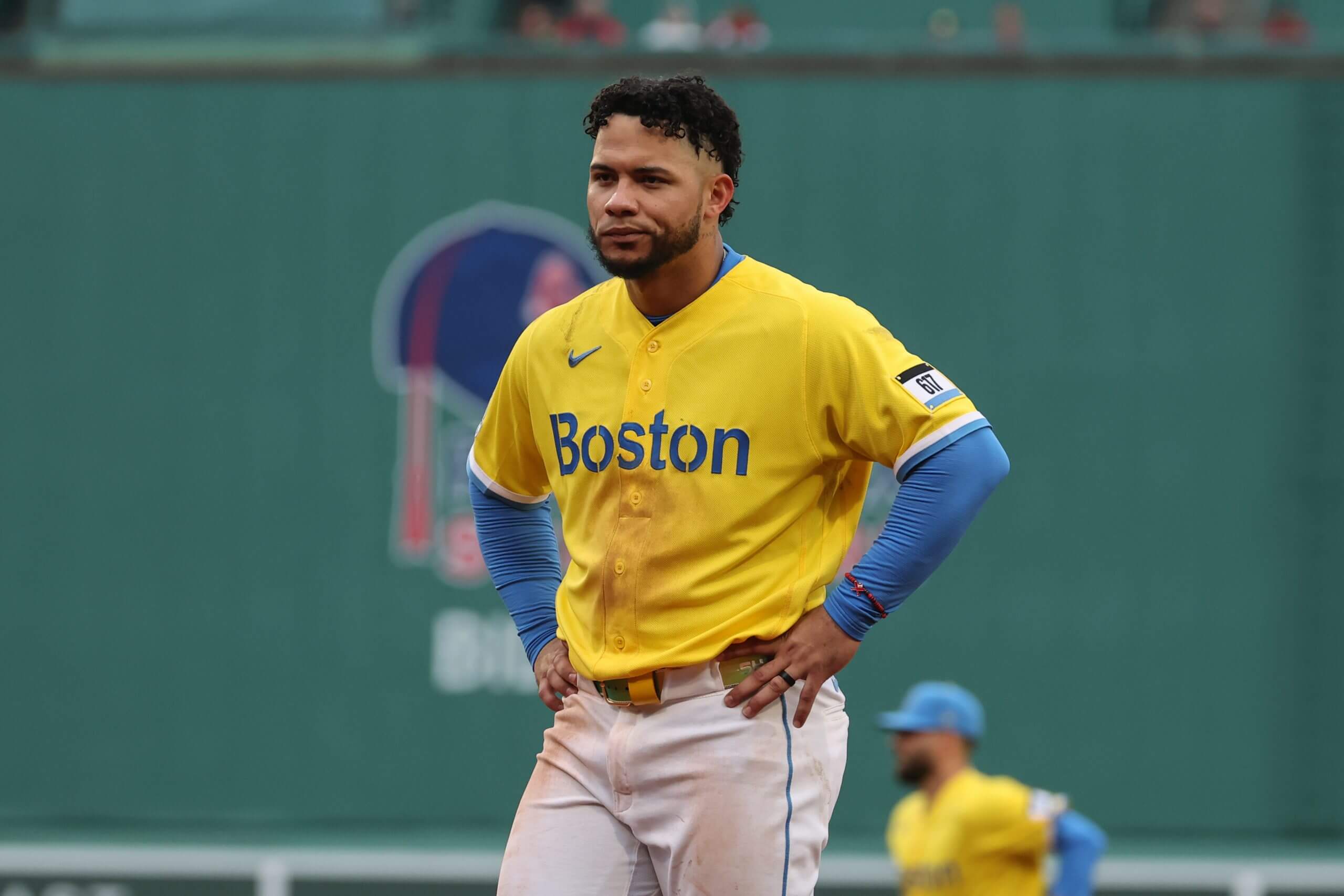 Red Sox move Willson Contreras to IL with hamstring strain, amid boos from Boston fans for slow running