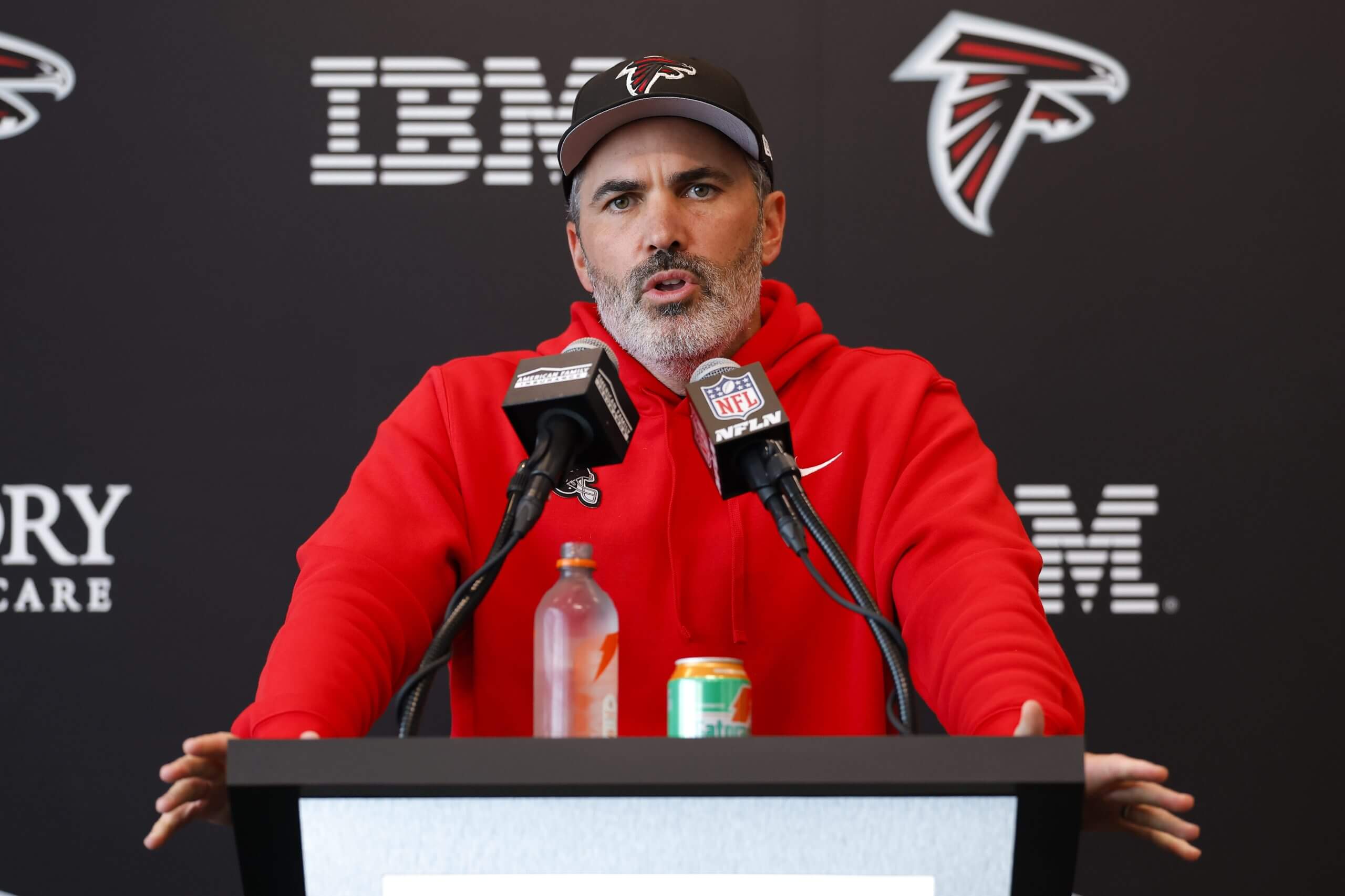 Falcons HC Kevin Stefanski Weighs In on Bijan Robinson's Contract Standoff