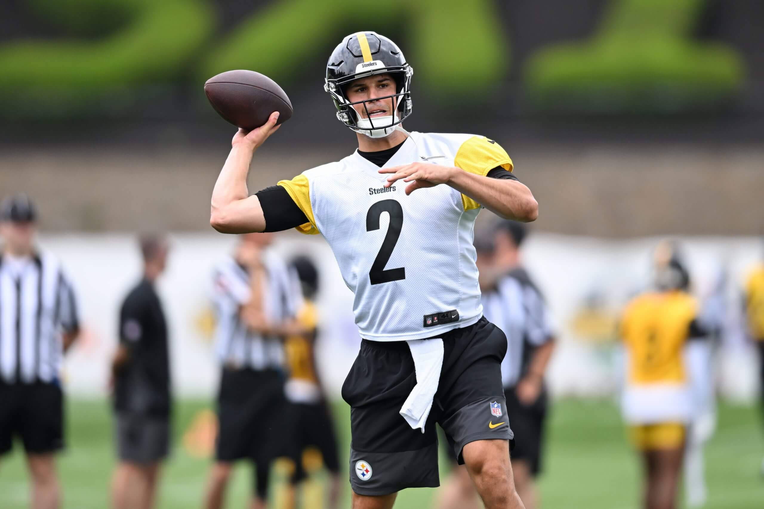 Steelers QB rotation comes into focus during first training-camp practice
