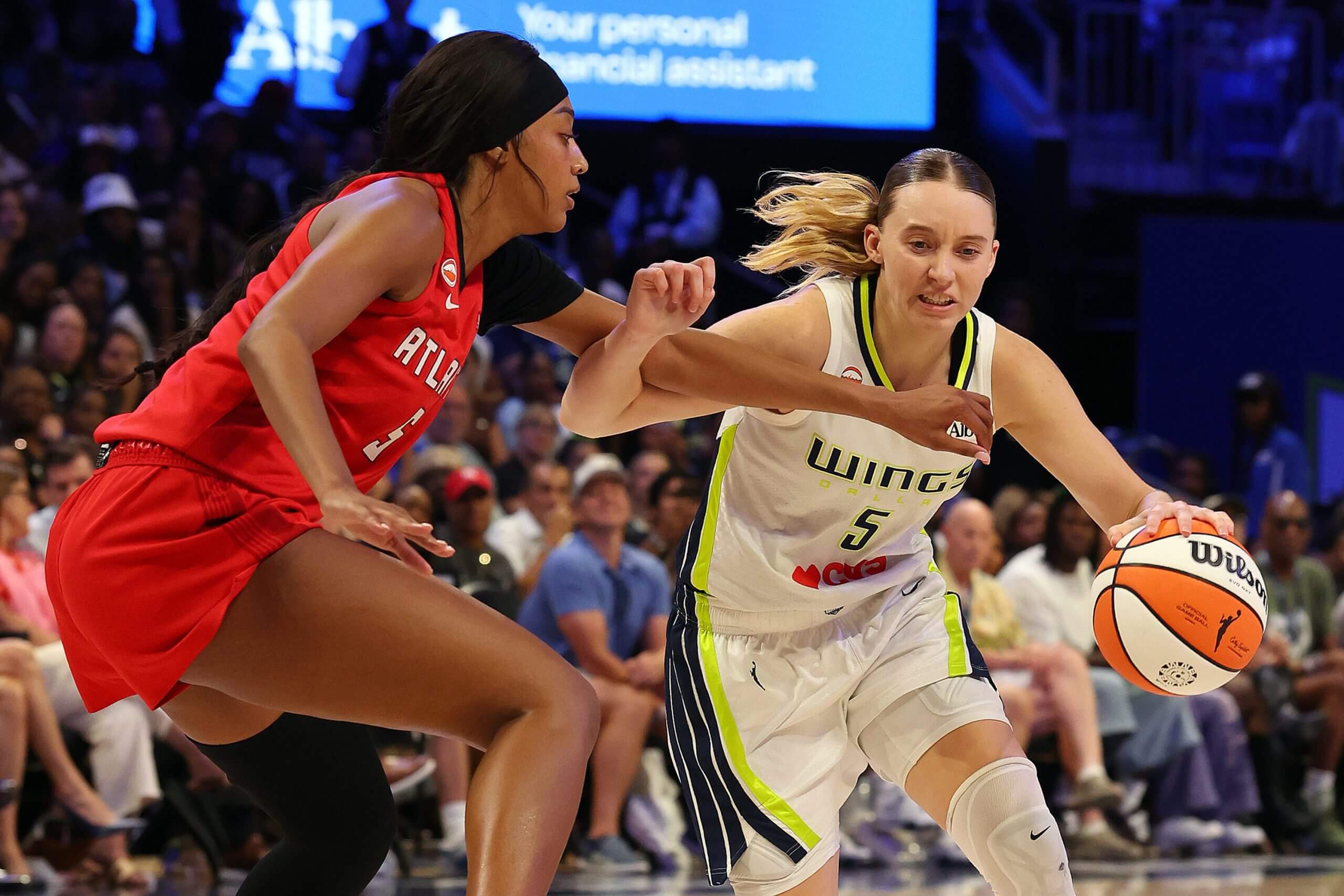 Some analysts call for peace between Caitlin Clark and Angel Reese: “They're turning them into pawns in a war that has nothing to do with them”