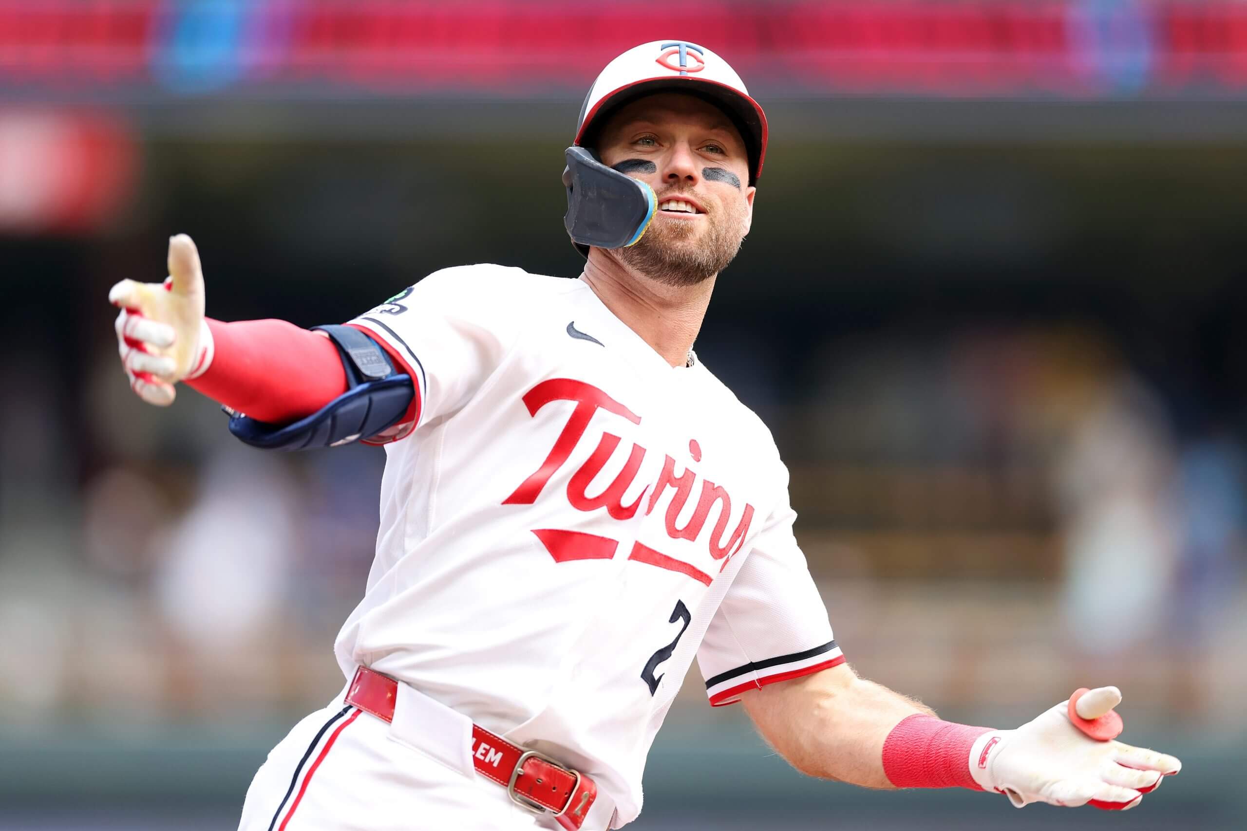 Tristan Gray calls Kody Clemens' walk-off grand slam as Twins beat Royals