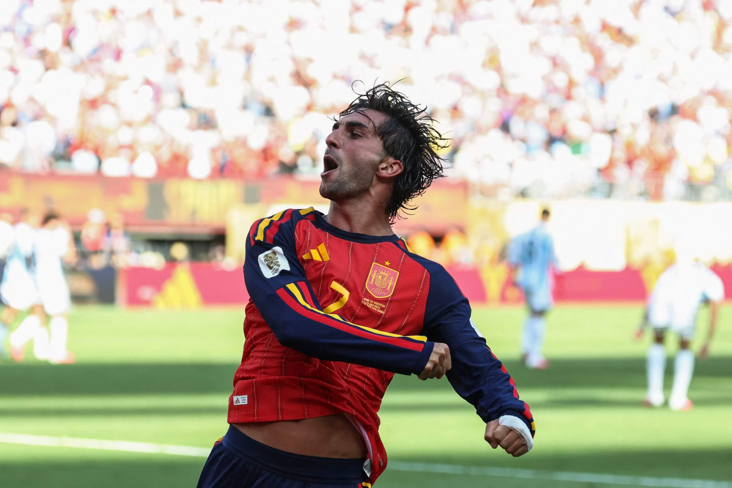 Paris Saint-Germain close to agreement to sign Barcelona forward Ferran Torres