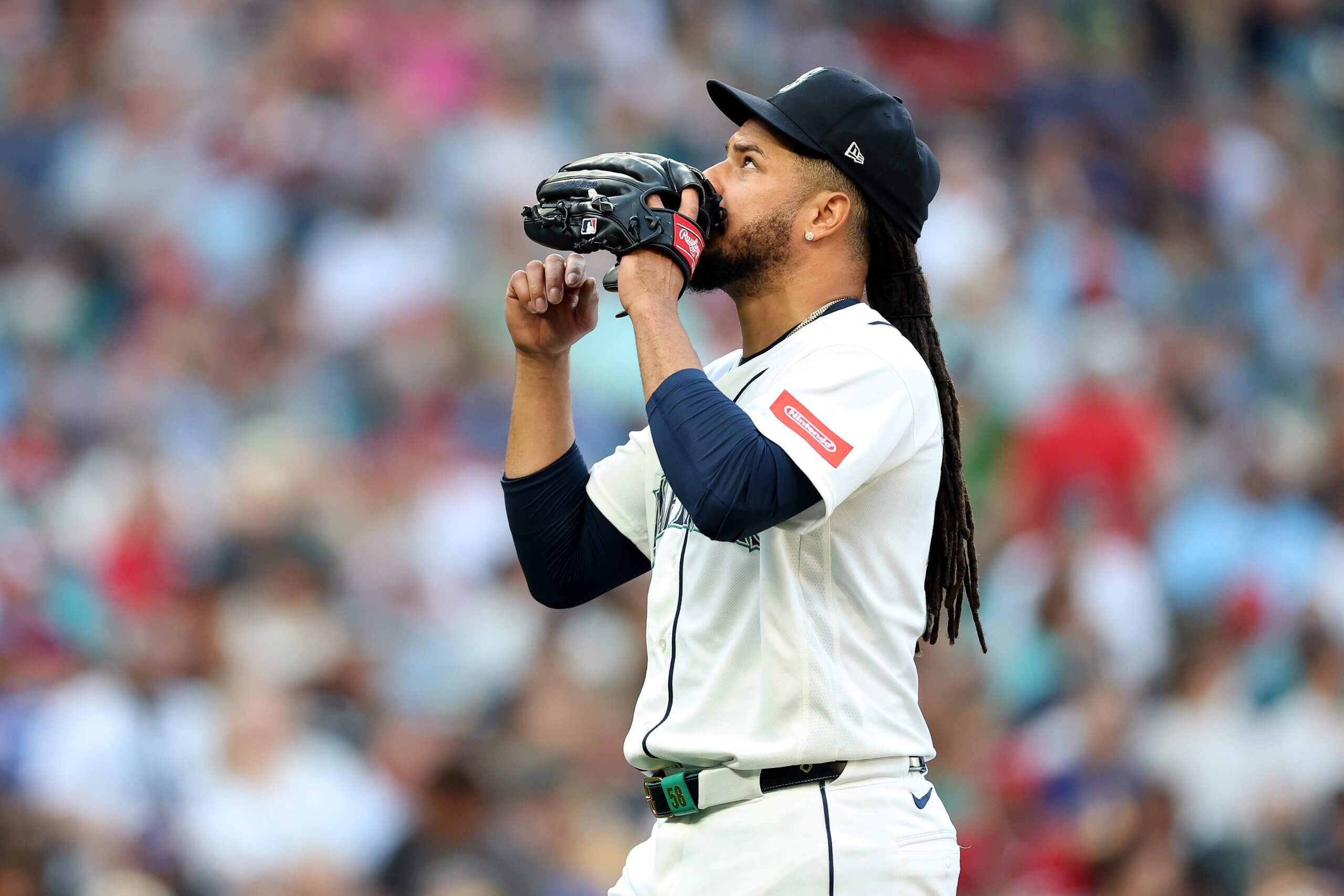 White Sox add Luis Castillo as Mariners shed salary: MLB Trade Grades