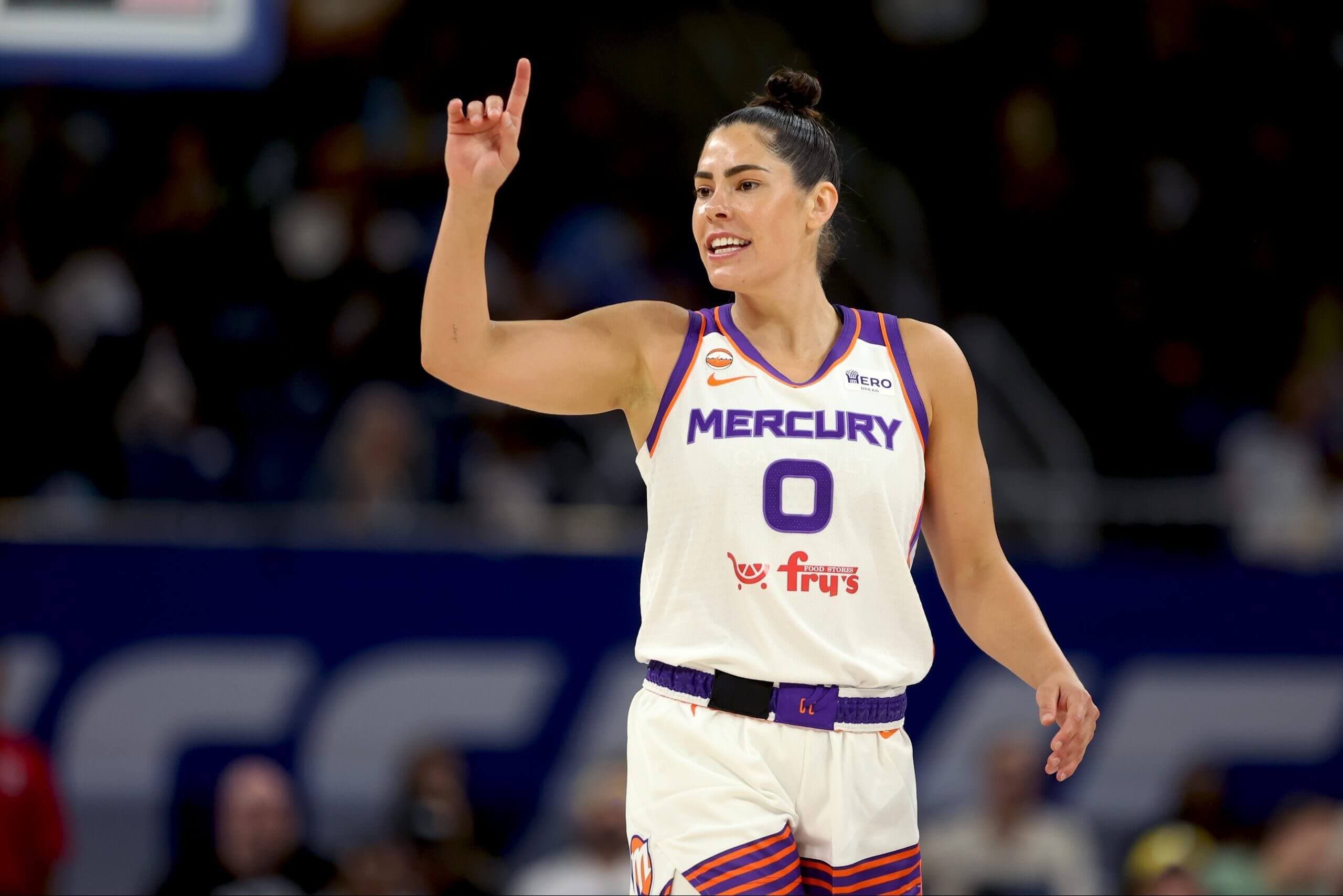 Kelsey Plum hits game-winner in debut with Phoenix Mercury