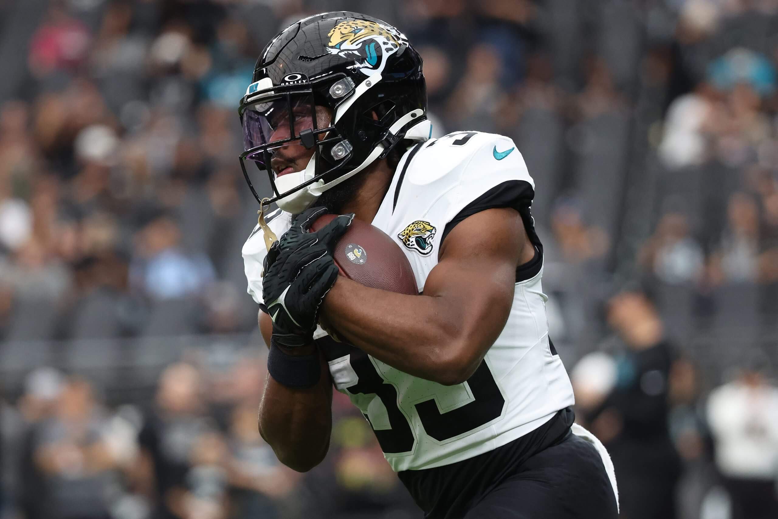 20 players I want in 2026 fantasy football drafts. Bhayshul Tuten, DJ Moore are 'my guys'