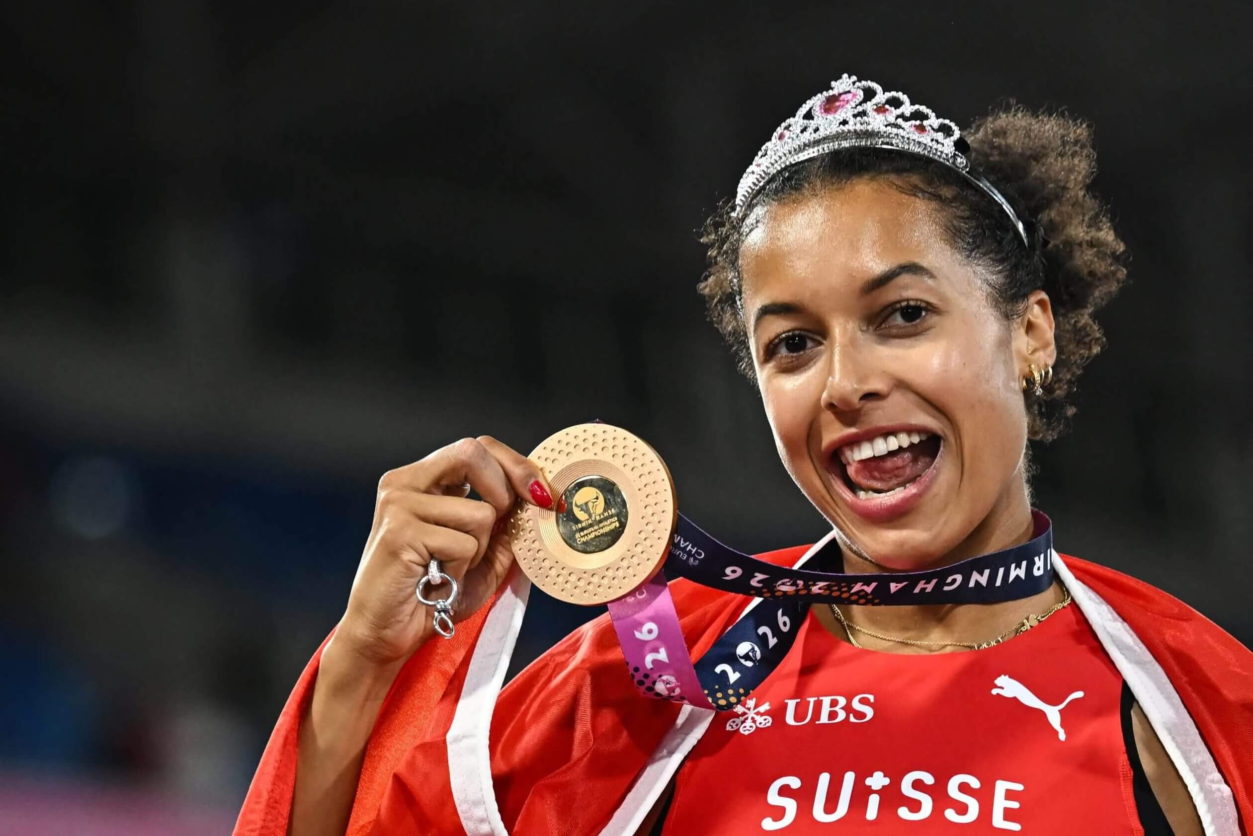 Audrey Werro breaks European Championship record to beat Keely Hodgkinson to 800m gold