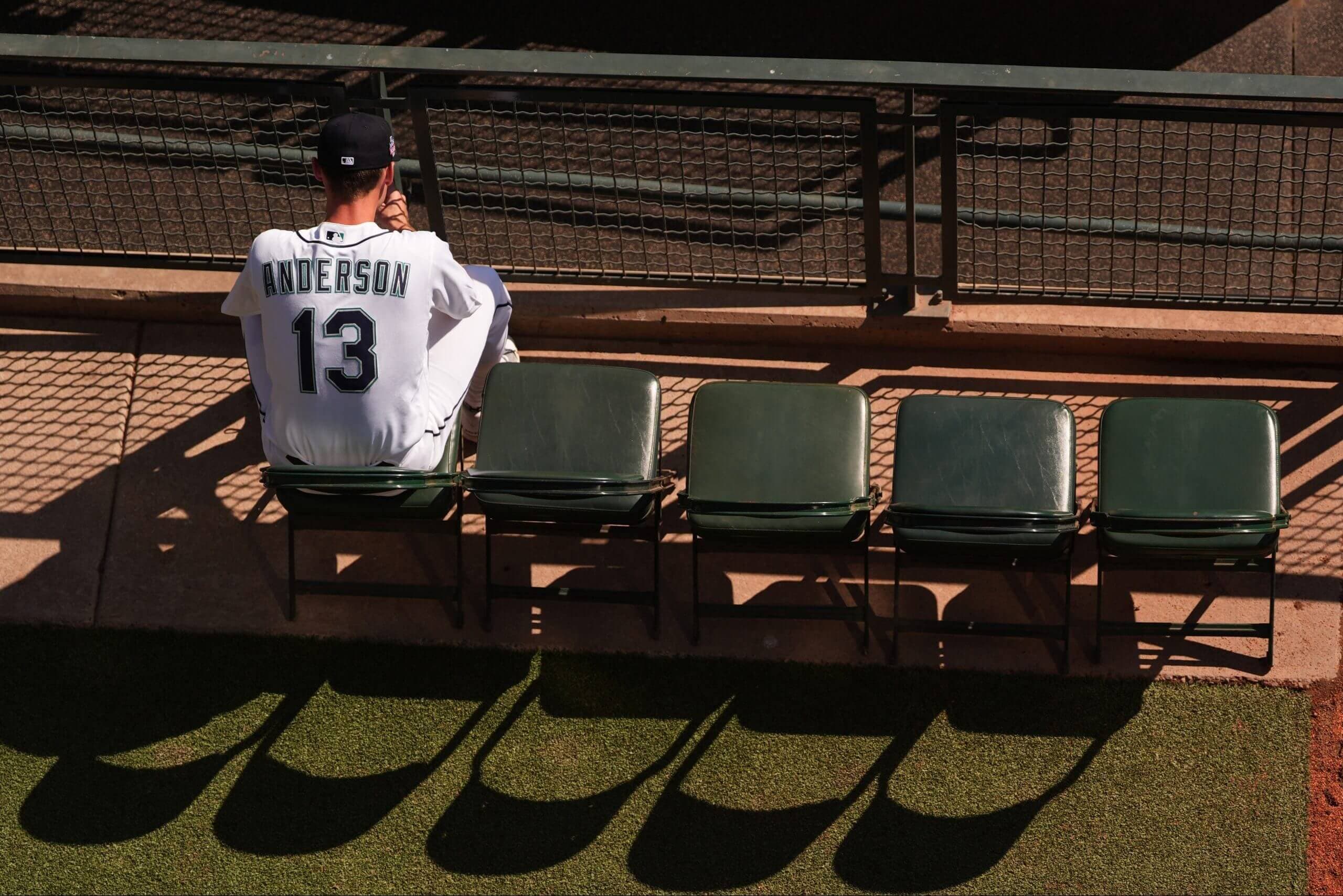 Mariners’ Kade Anderson signs autographs, takes it all in before impressing in big league debut