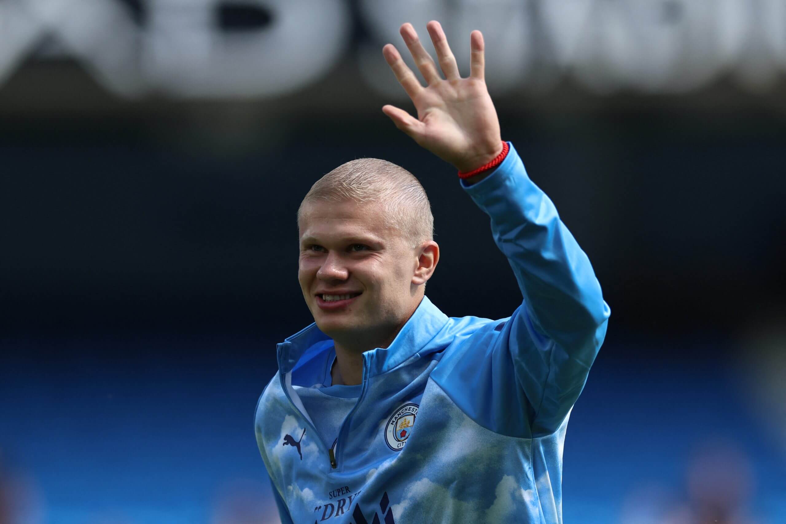 Erling Haaland cuts off trademark long hair before Premier League opener: 'The vikings go short as well'